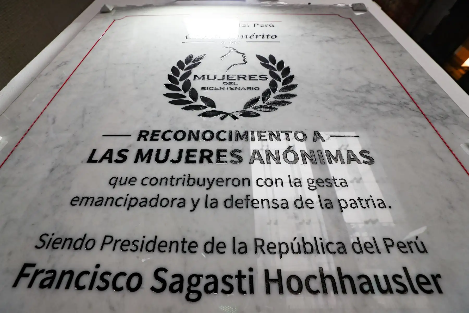 La Presidenta del Consejo de Ministros, Violeta Bermúdez, La Ministra de la Mujer y Poblaciones Vulnerables, Silvia Loli y la vicepresidenta del Comité de Expertas del MESECVI/OEA, participan en la Condecoración Orden Emérito a las Mujeres Anónimas del Bicentenario que contribuyeron en la gesta emancipadora. Foto:ANDINA/PCM