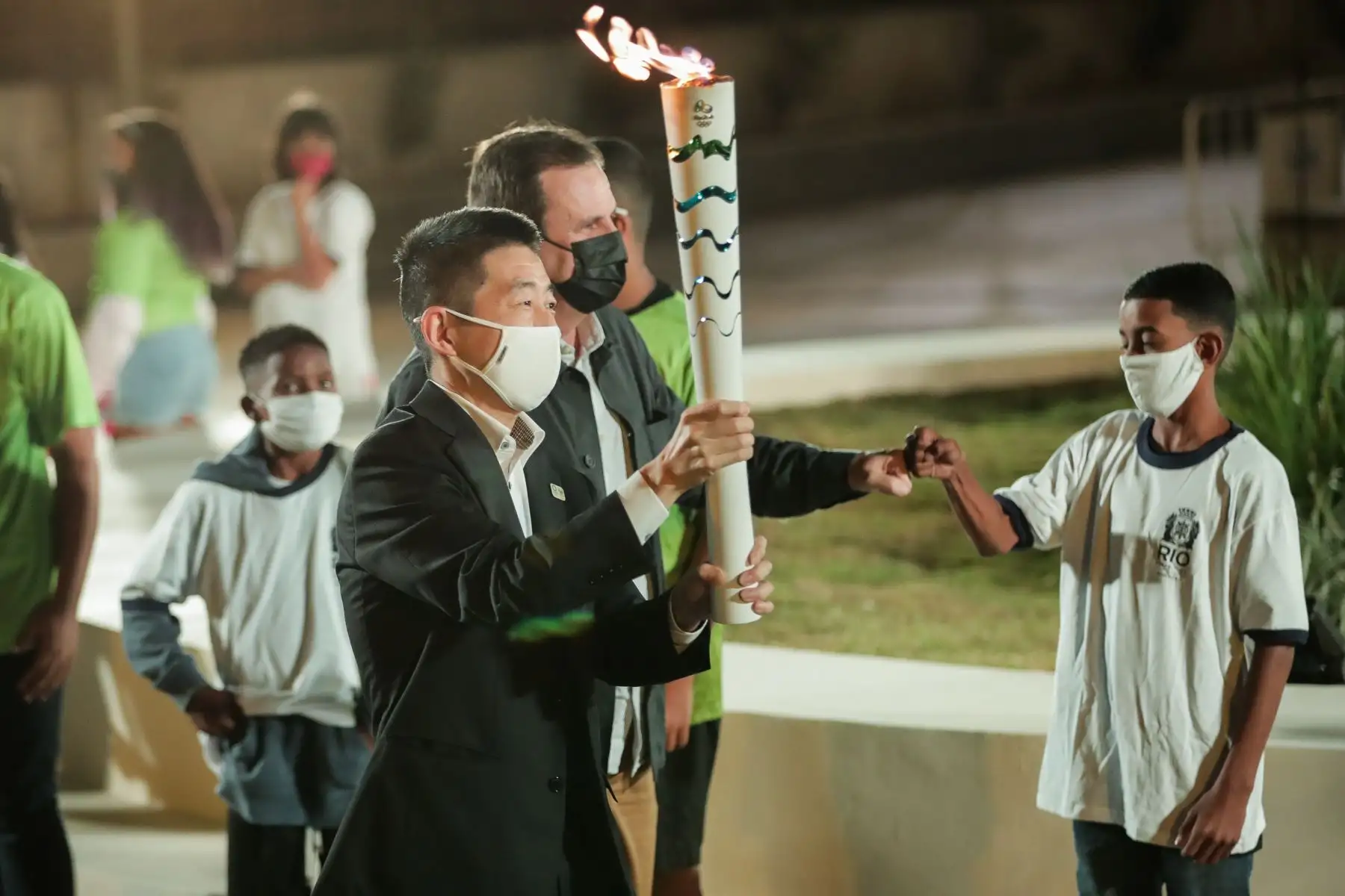 La réplica de la pira olímpica Río 2016 fue encendida hoy en Río de Janeiro, Brasil. La réplica de la pira oficial permanecerá encendida durante los Juegos Olímpicos de Tokio 2020, que se inauguran mañana viernes. Foto: EFE