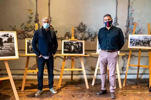 Inauguran muestra fotográfica "Los Morochucos" del artista Antonio Martínez.