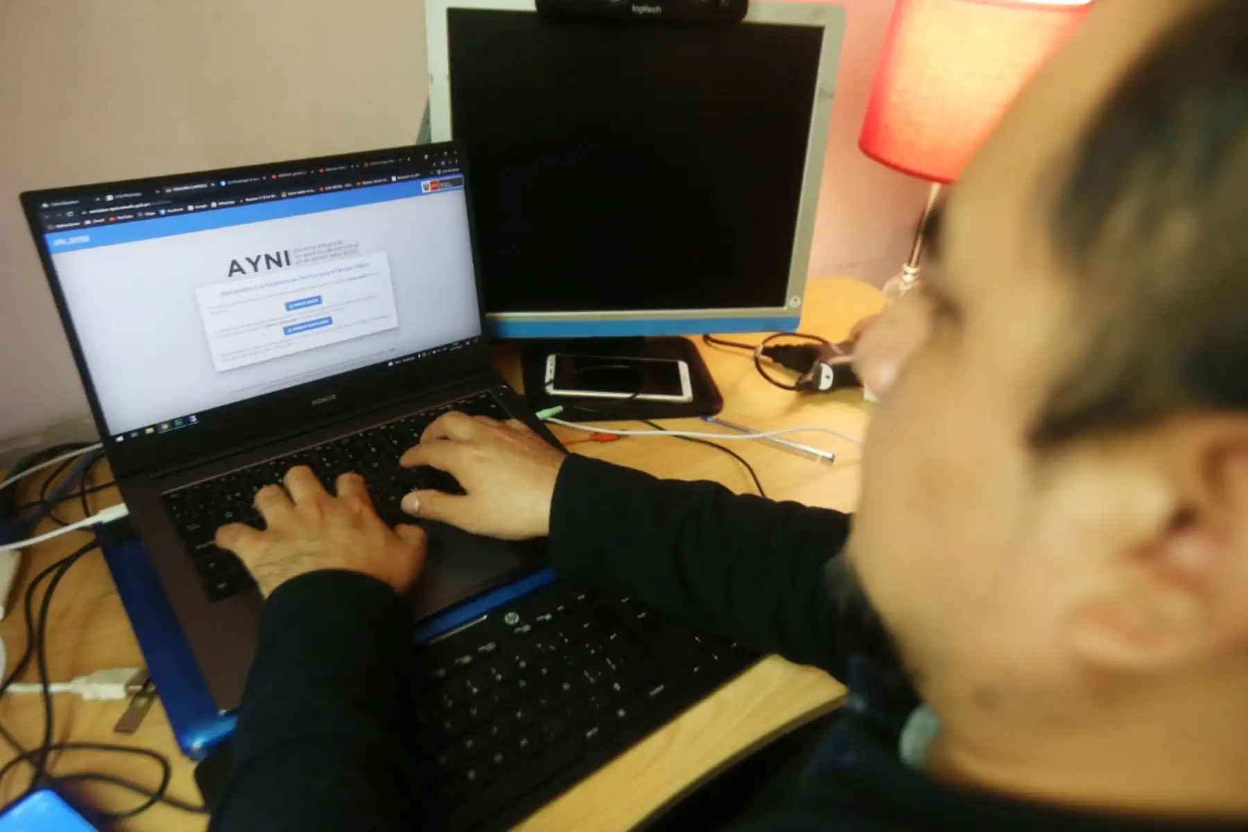 Plataforma para agilizar trámites beneficiará a más de medio millón de personas. Foto: Minedu