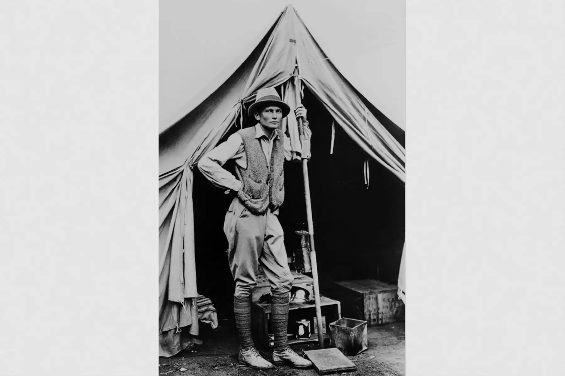 Hiram Bingham en un campamento en Machu Picchu, en noviembre de 1912. 
Foto: AFP / Yale Peabody Museum