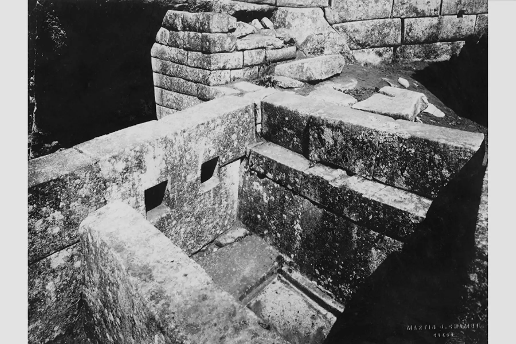 Fotografía de Martín Chambi de la ciudadela inca de Machu Picchu.
Motivado por su deseo de vincularse con las comunidades andinas y con su entorno, Martín Chambi decide establecerse en el Cusco en 1918.
Foto: ANDINA/archivo