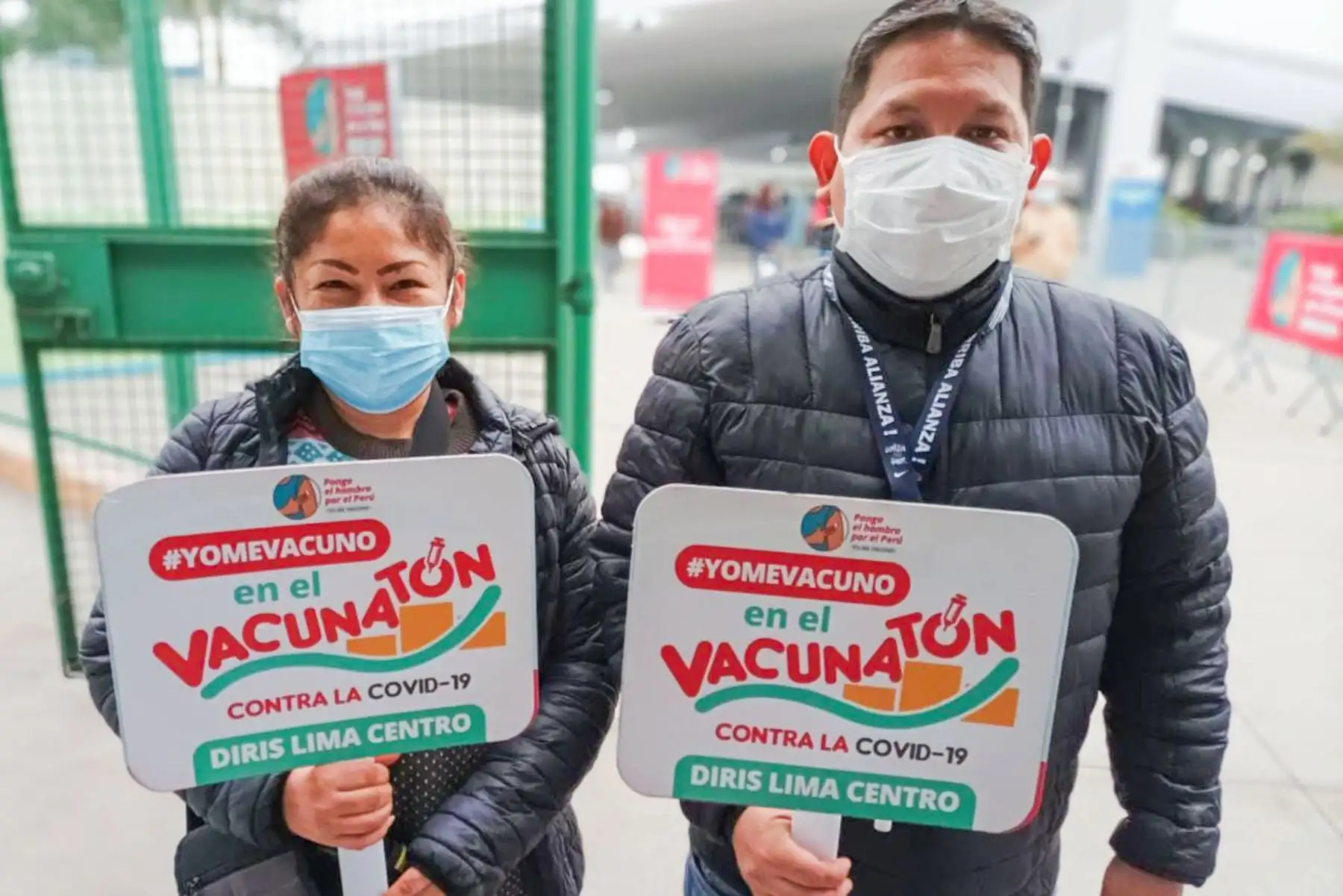 Continua la campaña " Vacunatón "  en el vacunatorio Parque Zonal Huiracocha del distrito de San Juan de Lurigancho, luego de inocular más de 12 000 dosis el último fin de semana. 
Foto: Minsa