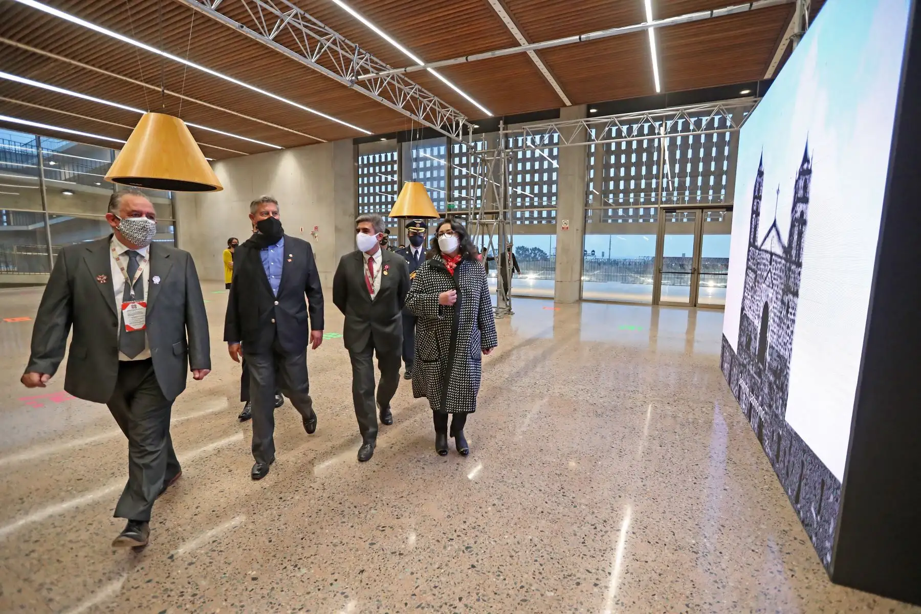 Presidente de la República, Francisco Sagasti, junto con la titular del consejo de ministros, Violeta Bermúdez y el ministro de cultura, Alejandro Neyra, participa en la ceremonia de apertura del del Museo Nacional del Perú. Foto: ANDINA/Presidencia Perú