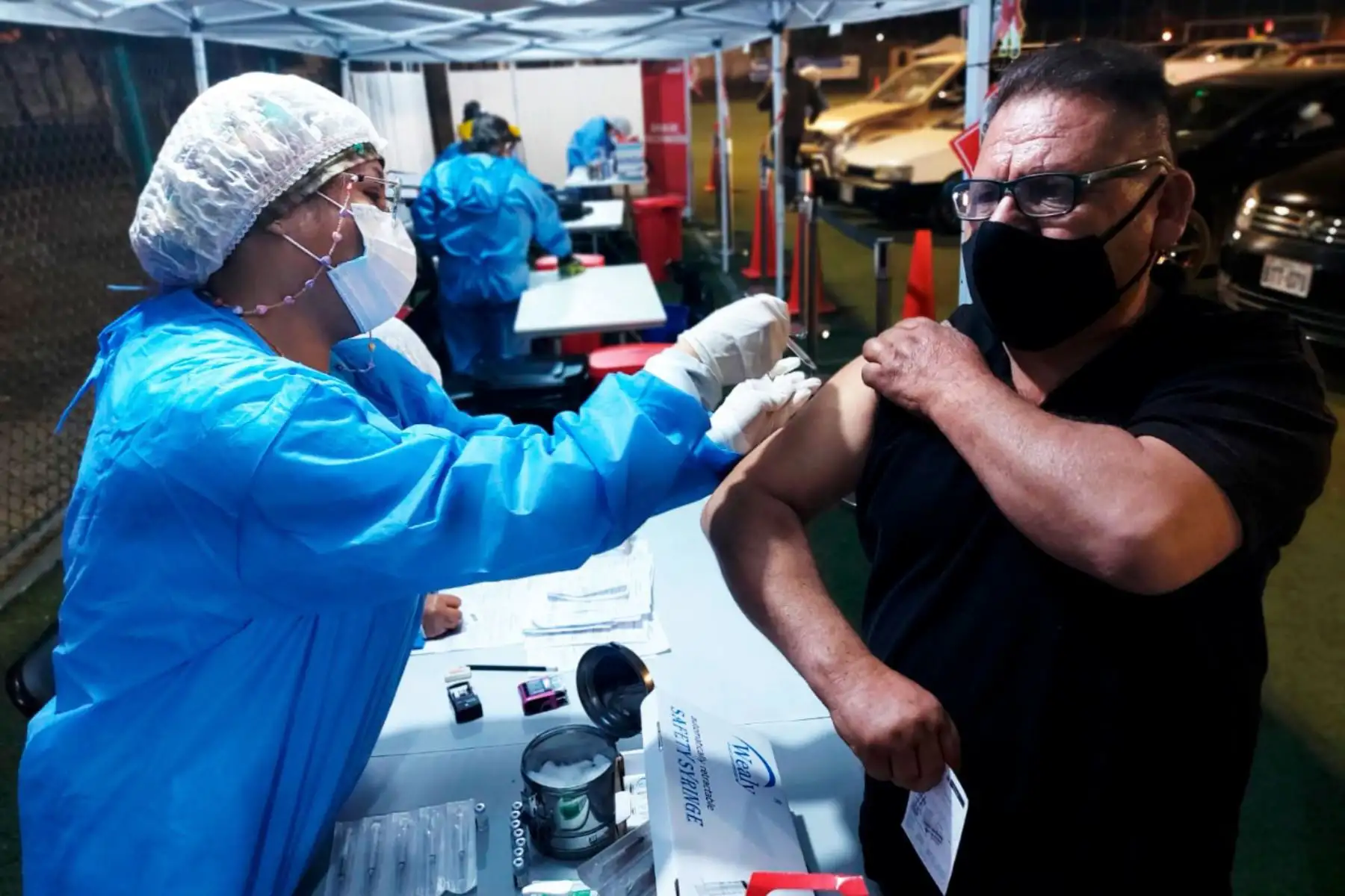 Continua tercera jornada del Vacunatón que se realizará durante 36 horas seguidas, desde las 7 a.m. del sábado 24 hasta las 7 p.m. del domingo 25 de julio, en 22 locales de vacunación habilitados en Lima y Callao. Foto: ANDINA/Minsa