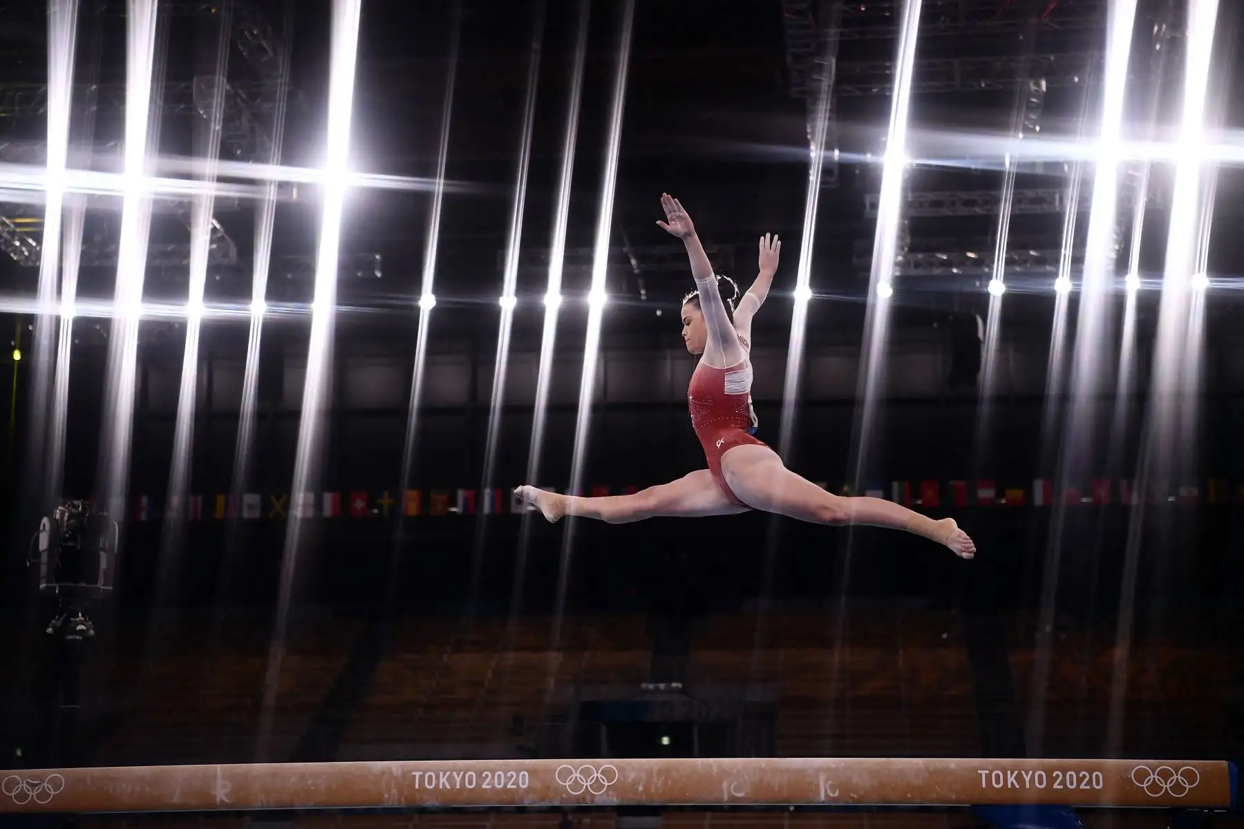 Ariana Orrego de Perú compite en el evento de viga de equilibrio de gimnasia artística de la clasificación femenina durante los Juegos Olímpicos de Tokio 2020 en el Centro de Gimnasia Ariake en Tokio.
Foto: AFP