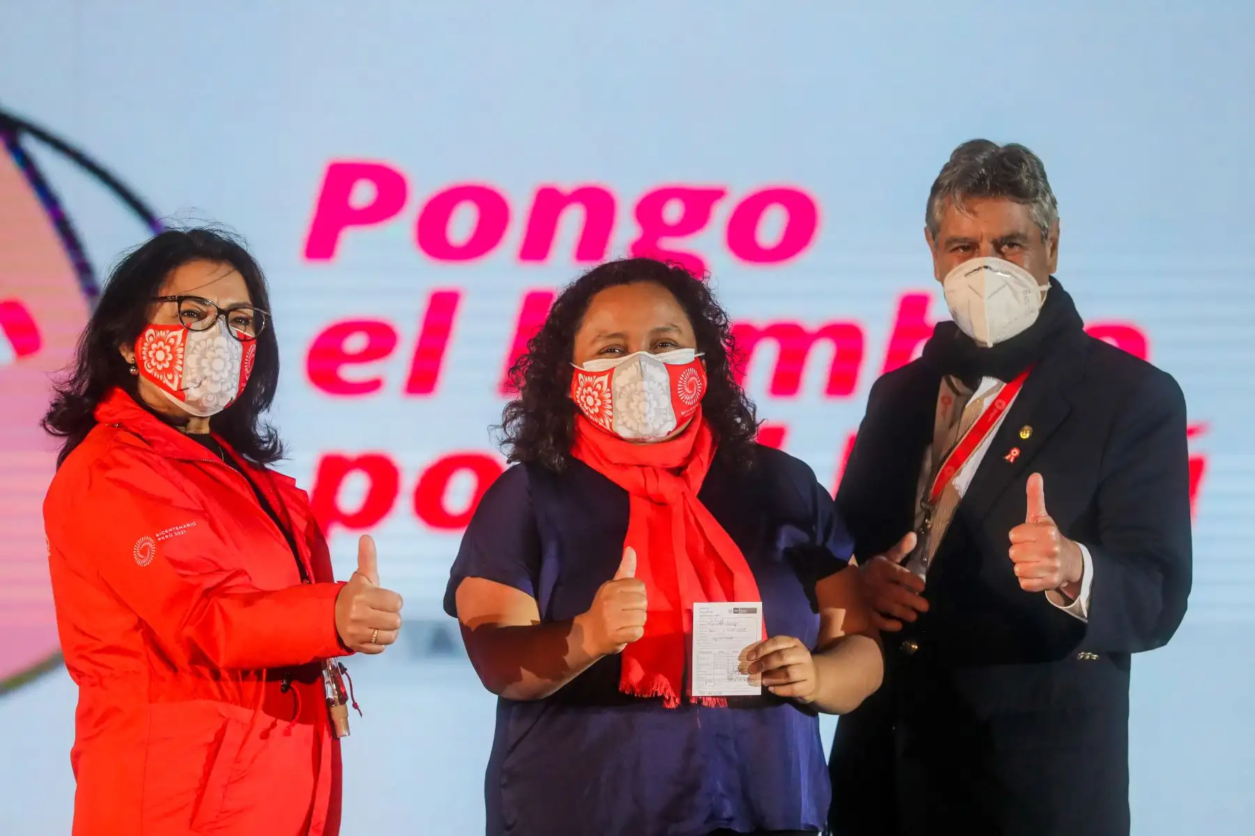 El presidente Francisco Sagasti, junto con la titular de la PCM, Violeta Bermúdez, el titular del Ministerio de Salud, Óscar Ugarte, la ministra de vivienda, Solangel Fernández y el alcalde de Lima, Jorge Muñoz  lideran la clausura del tercer Vacunatón en Lima Metropolitana y Callao. Foto: ANDINA/Presidencia Perú