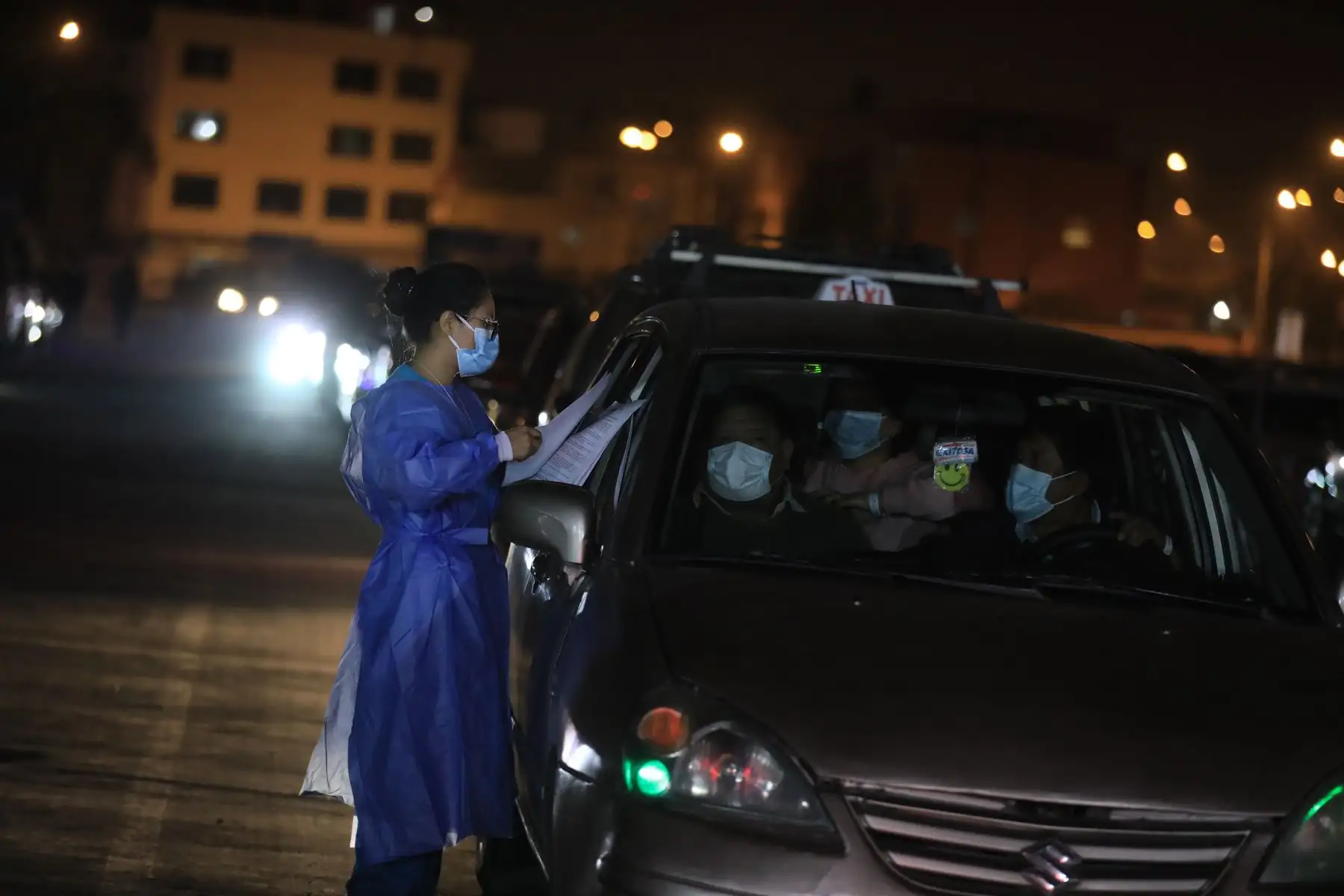 El tercer Vacunatón, que se desarrolló hasta las 7 de la noche de hoy domingo 25 de julio, logró aplicar 305,301 dosis de la vacuna contra el covid-19 en los 22 locales habilitados en Lima y Callao. Foto: ANDINA/Essalud