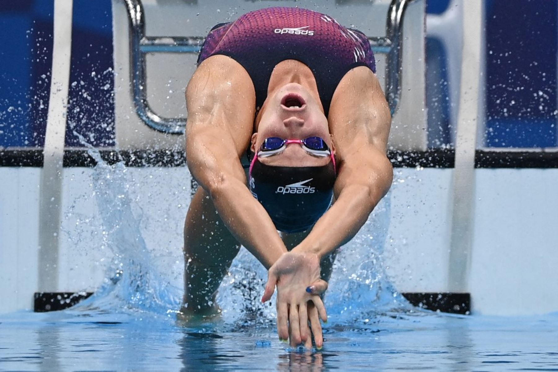 Regan Smith comienza a imponerse en la natación