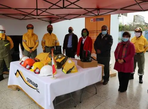 España dona valiosos equipos a Sernanp para combatir incendios forestales.