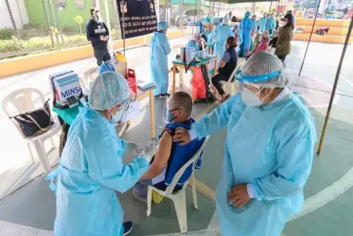 En Perú, 4 millones 957,630 personas ya se aplicaron la segunda dosis. ANDINA/ Minsa