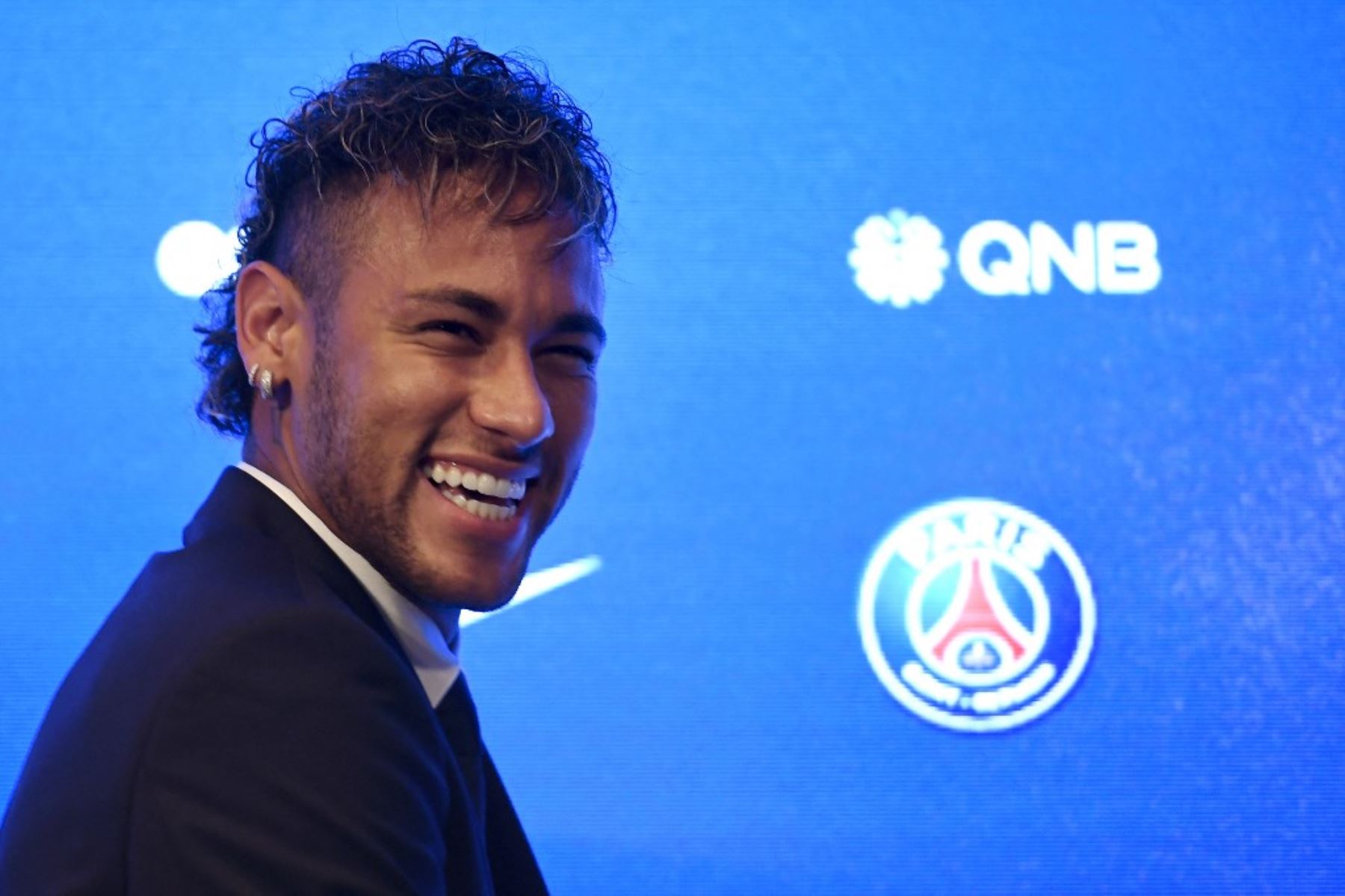 Neymar culminó los litigios que tenia con Barcelona desde hace 4 años.