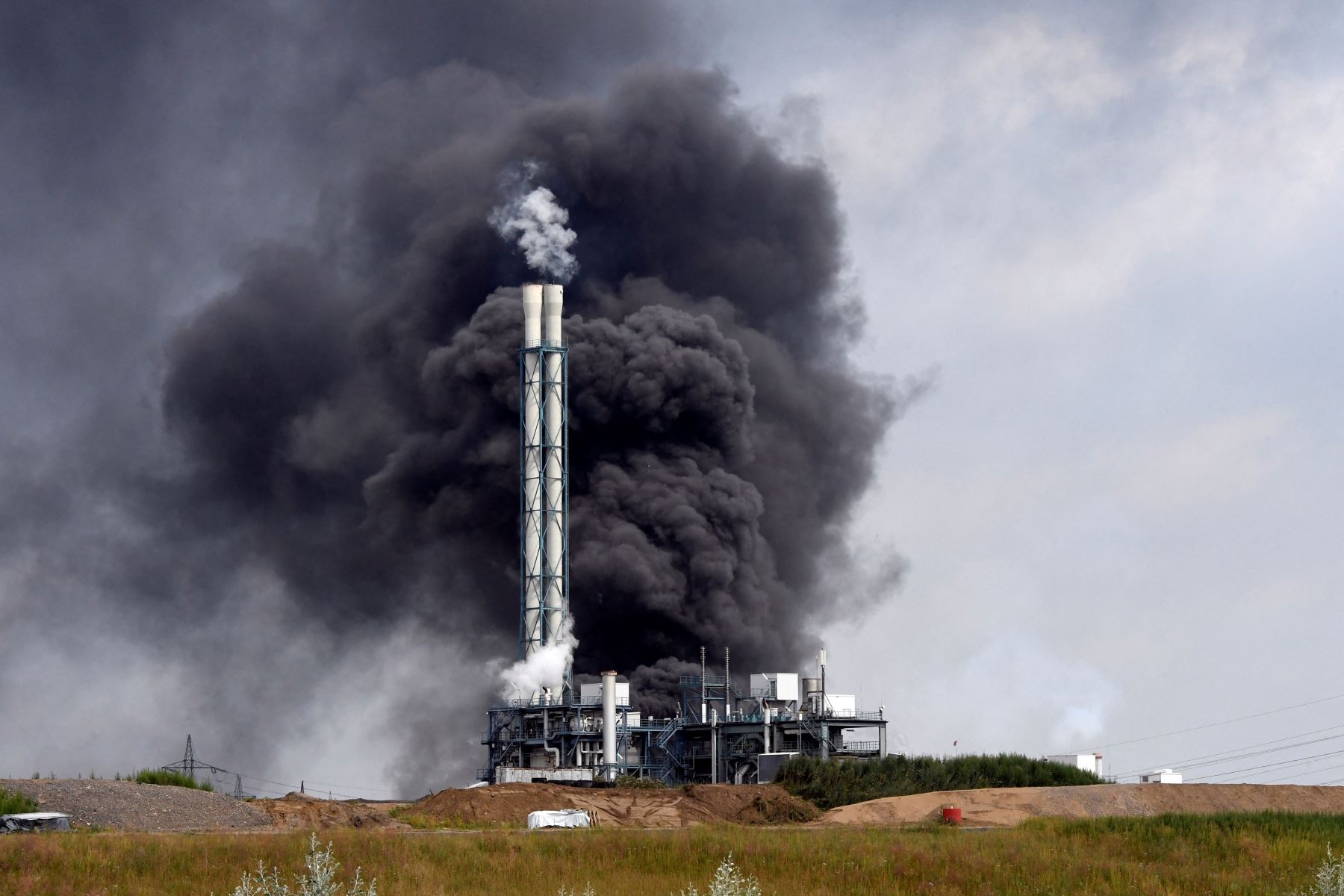 La planta se encuentra en el límite del parque industrial Chempark que reagrupa empresas del sector químico. Foto: AFP
