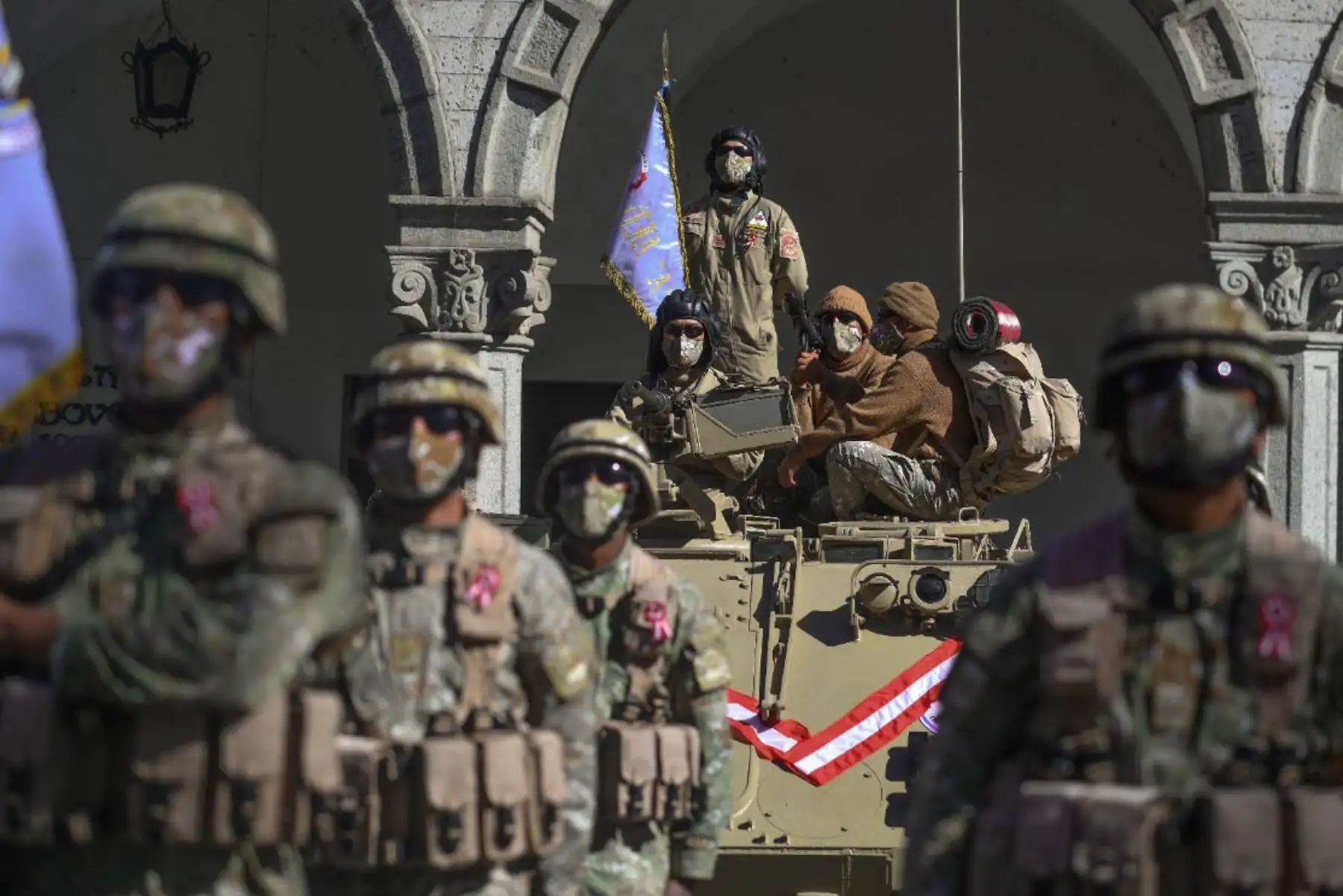 Arequipa celebra el bicentenario de independencia del Perú.
La Plaza de Armas de Arequipa fue el escenario de una ceremonia por los 200 años de independencia del Perú, que congregó únicamente a algunas autoridades civiles, militares y religiosas, debido a la pandemia.
Foto: Cortesía Diego Ramos