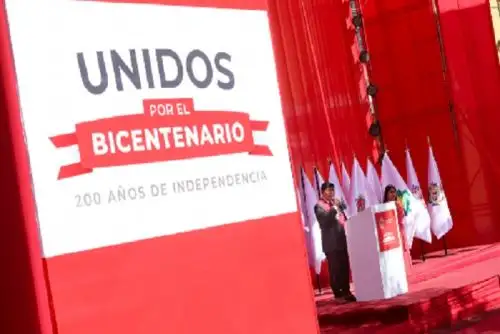 La hija predilecta de Ica, Akemy Bautista, entonó el himno nacional ante toda la concurrencia.