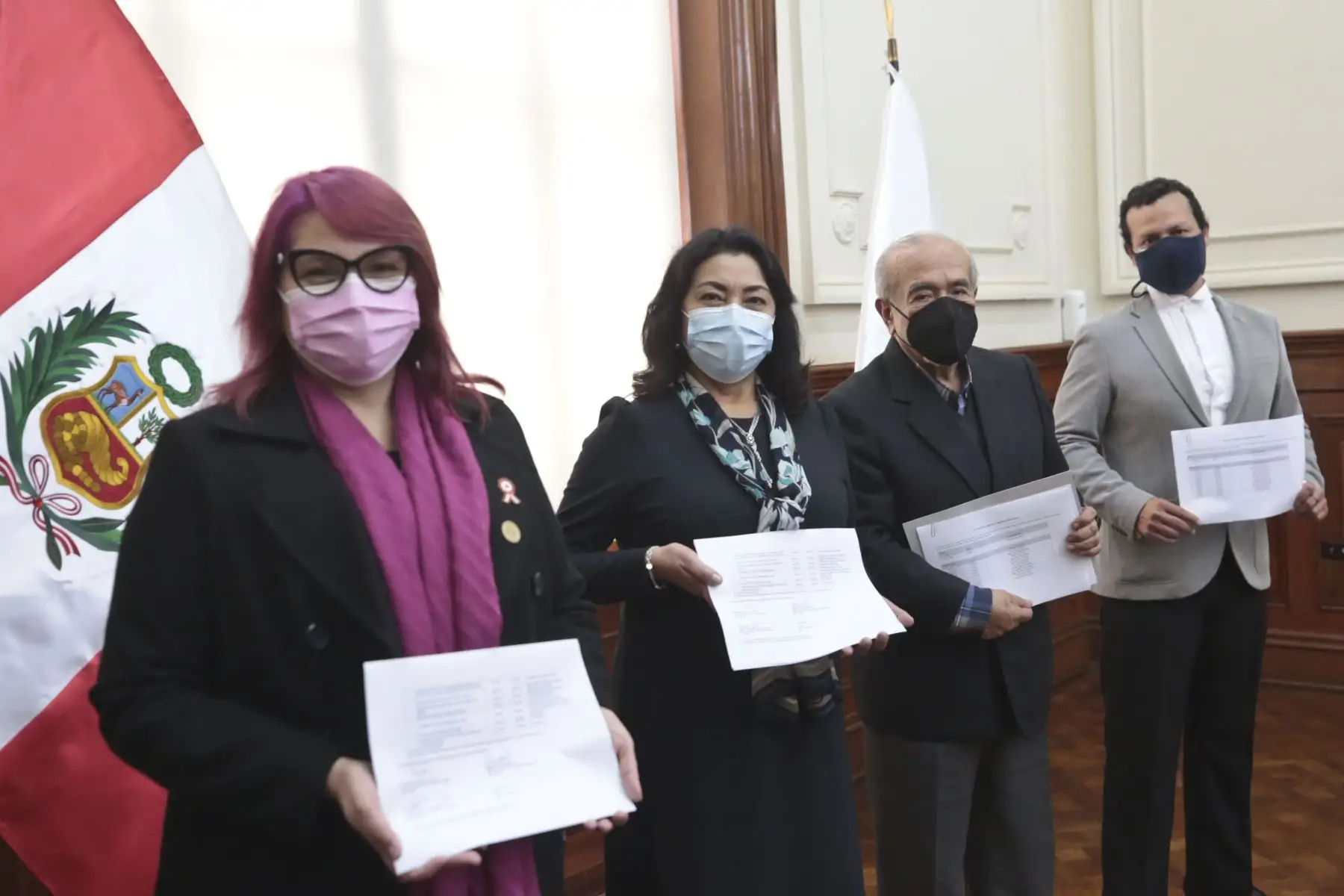La presidenta del Consejo de Ministros, Violeta Bermúdez, participa en la sesión de instalación de la comisión de transferencia.
Foto: PCM