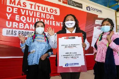 La mayor cantidad de títulos de propiedad corresponden a las regiones de Huánuco (6246), Arequipa (4941), Piura (4309), Cajamarca (4168), Amazonas (3754), Áncash (3693), Huancavelica (3245), Ica (3150) y Cusco (3131).