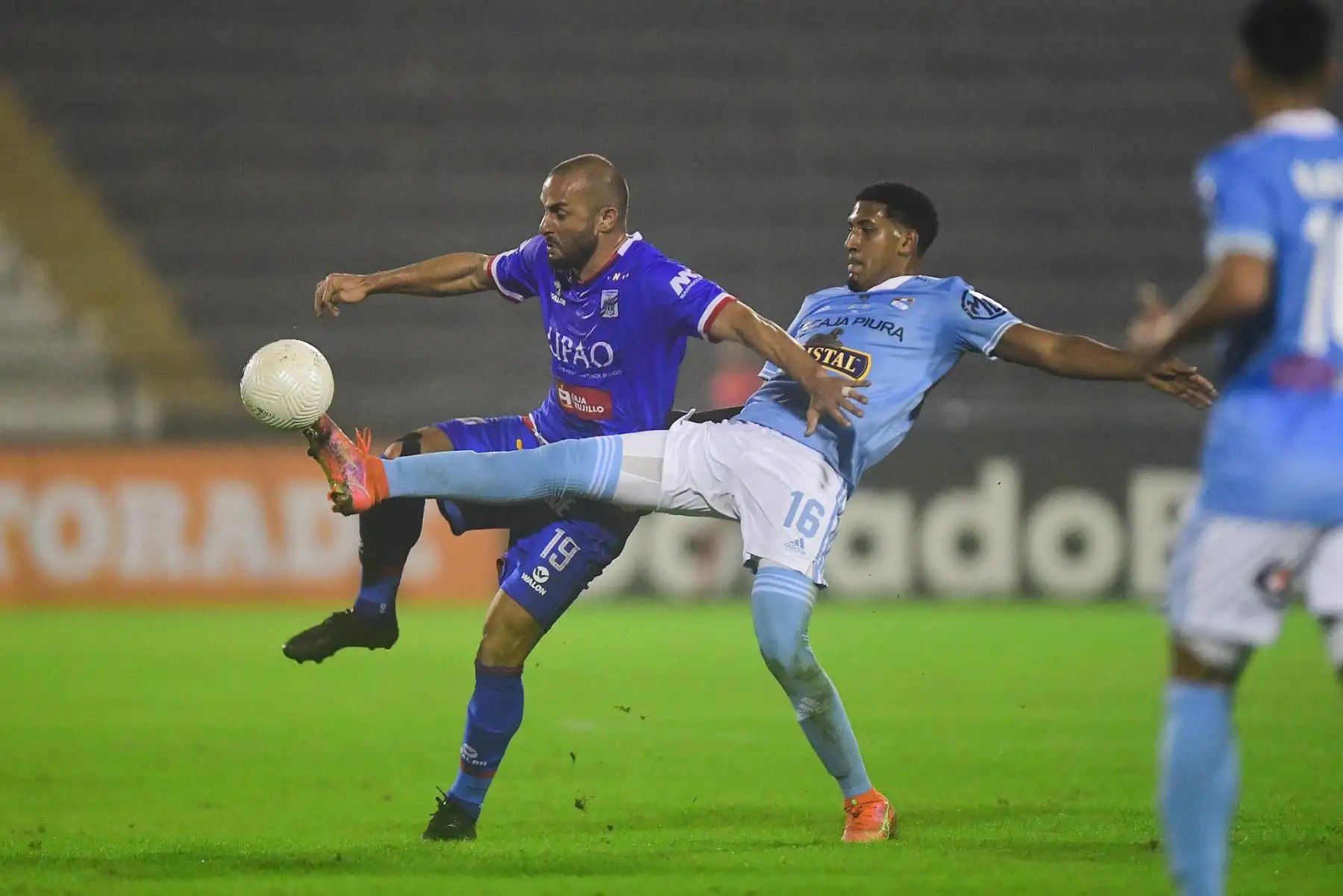 El Club Sporting Cristal se impuso 2-1 ante el Mannucci
 y se consagra como campeón de la Copa Bicentenario 2021 en el estadio Alejandro Villanueva.
Foto: @LigaFutProf