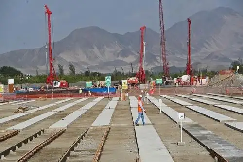 Como parte de los trabajos de Reconstrucción con Cambios, se tiene previsto intervenir más de 1000 kilómetros y 56 puentes, con una inversión total de S/ 911 millones.