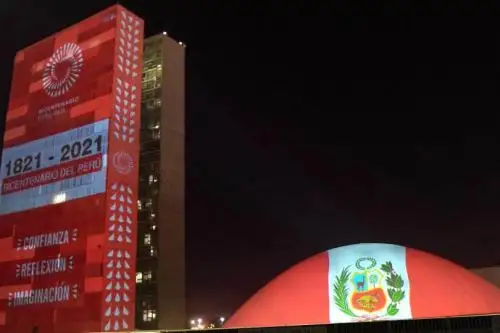 La Embajada del Perú en Brasil hizo una vistosa proyección mapeada en los edificios del Senado Federal del gigante sudamericano.
