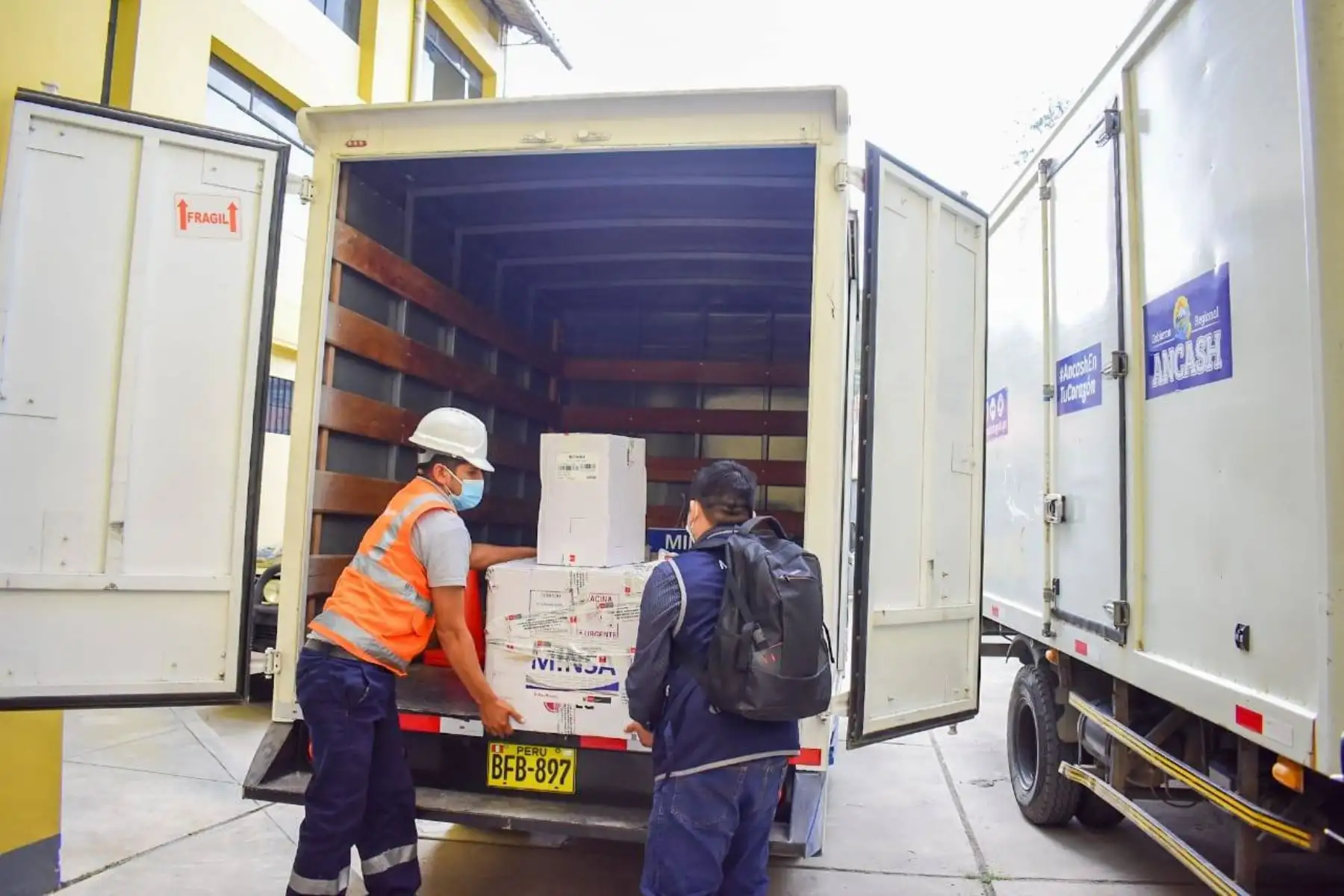 Áncash recibe un nuevo lote de 98,390 vacunas contra el covid-19 que servirá para reforzar inmunización contra esa enfermedad.