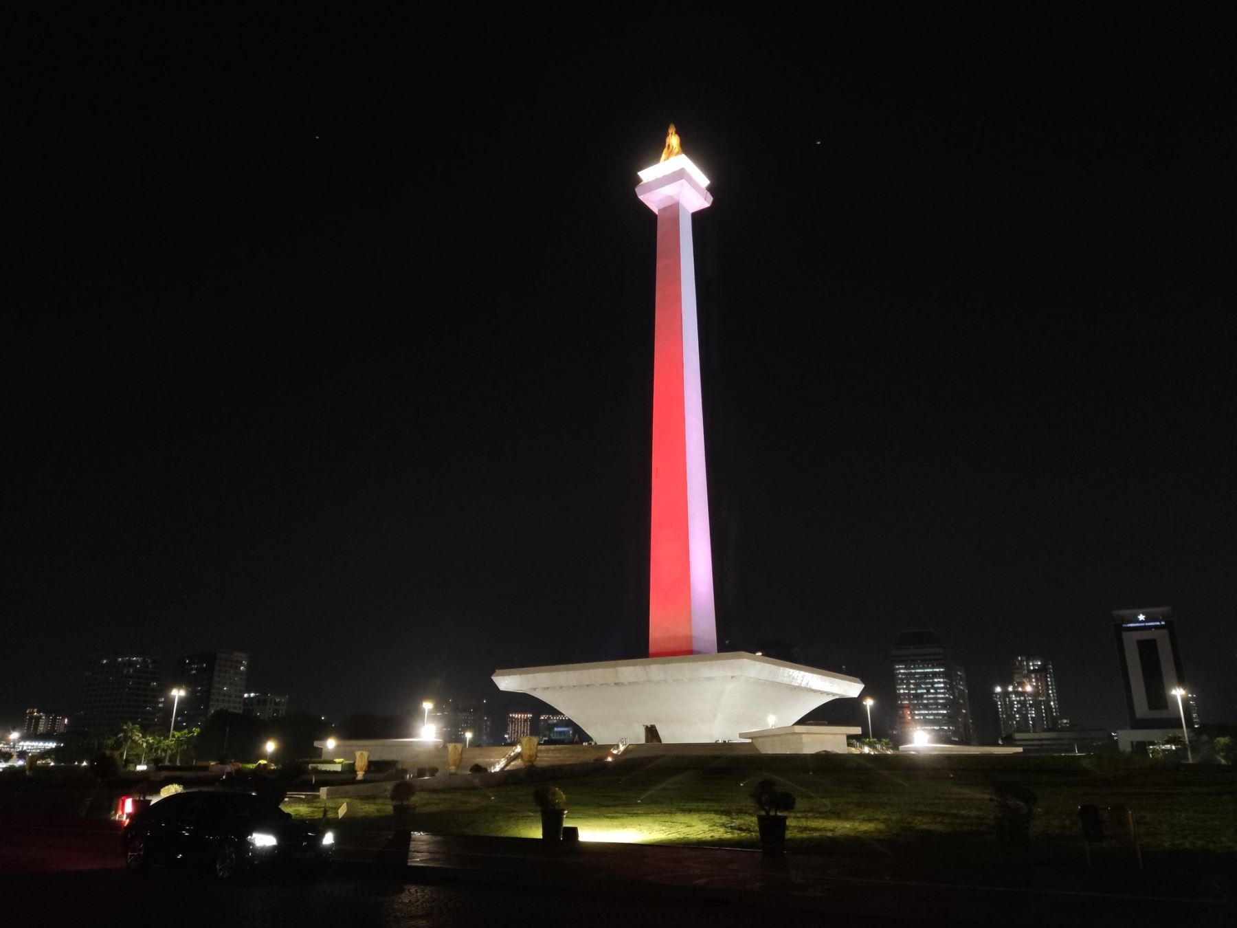 Monumento Nacional de Indonesia.