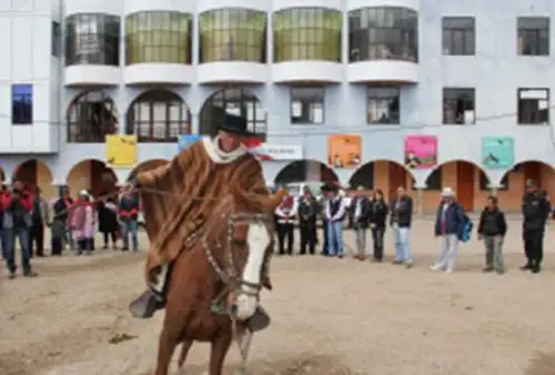 Los morochucos son emblemáticos jinetes  ayacuchanos, protagonistas de memorables episodios de la gesta independentista y de la Guerra del Pacífico.