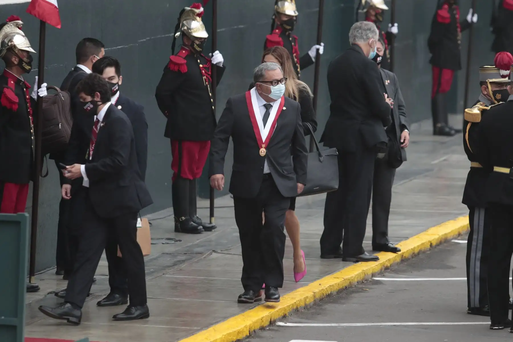 El congresista Carlos Anderson falleció hoy a los 65 años. Economista de profesión, integró Podemos Perú y logró llegar al Parlamento en las Elecciones Generales de 2021; posteriormente, se desligó de la bancada para continuar como legislador no agrupado. Foto: ANDINA/Renato Pajuelo