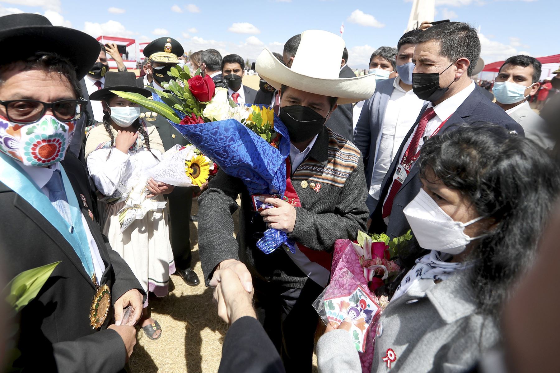 El presidente de la República, Pedro Castillo, encabeza la ceremonia de juramentación simbólica en la Pampa de la Quinua, ciudad de Ayacucho. Foto: ANDINA/ Prensa Presidencia