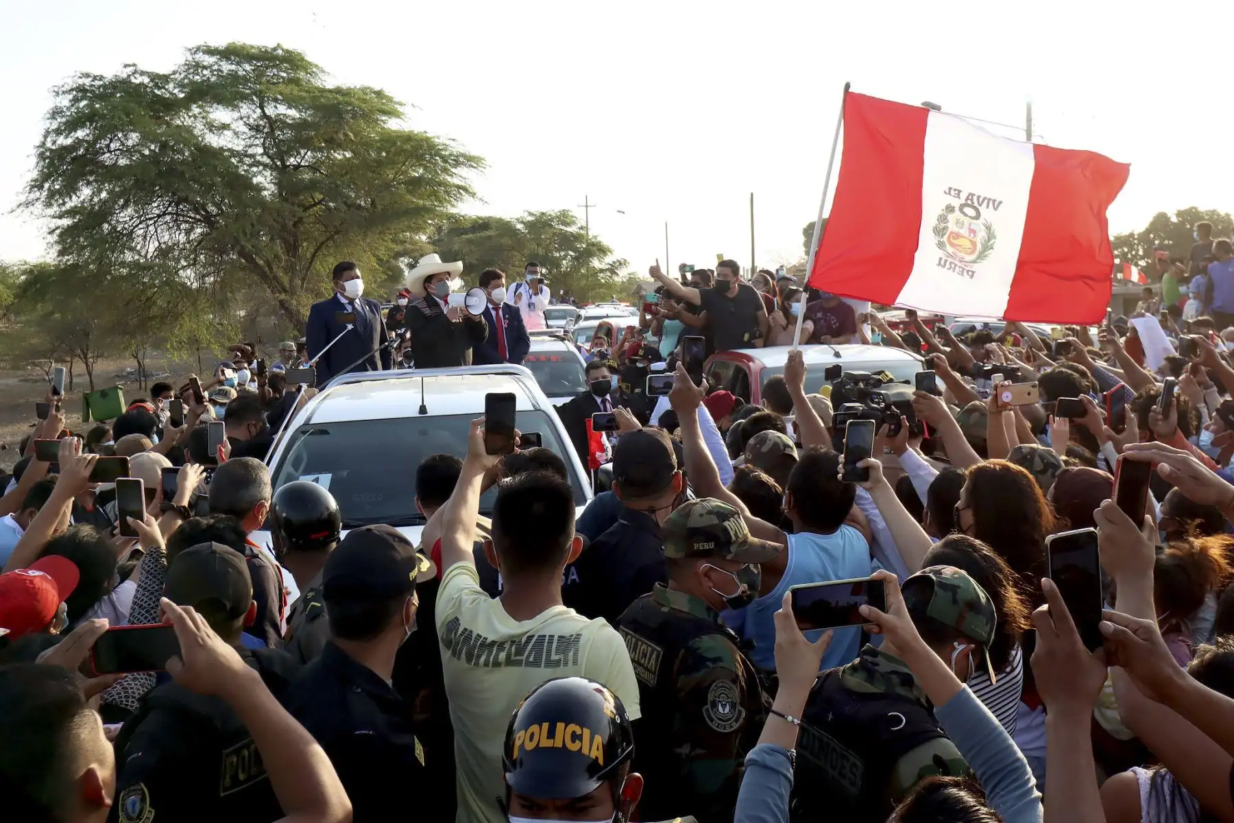 Presidente Pedro Castillo llegó a la región Piura para atender la emergencia ocurrida tras un fuerte sismo de 6.1 de magnitud. Foto: Presidencia