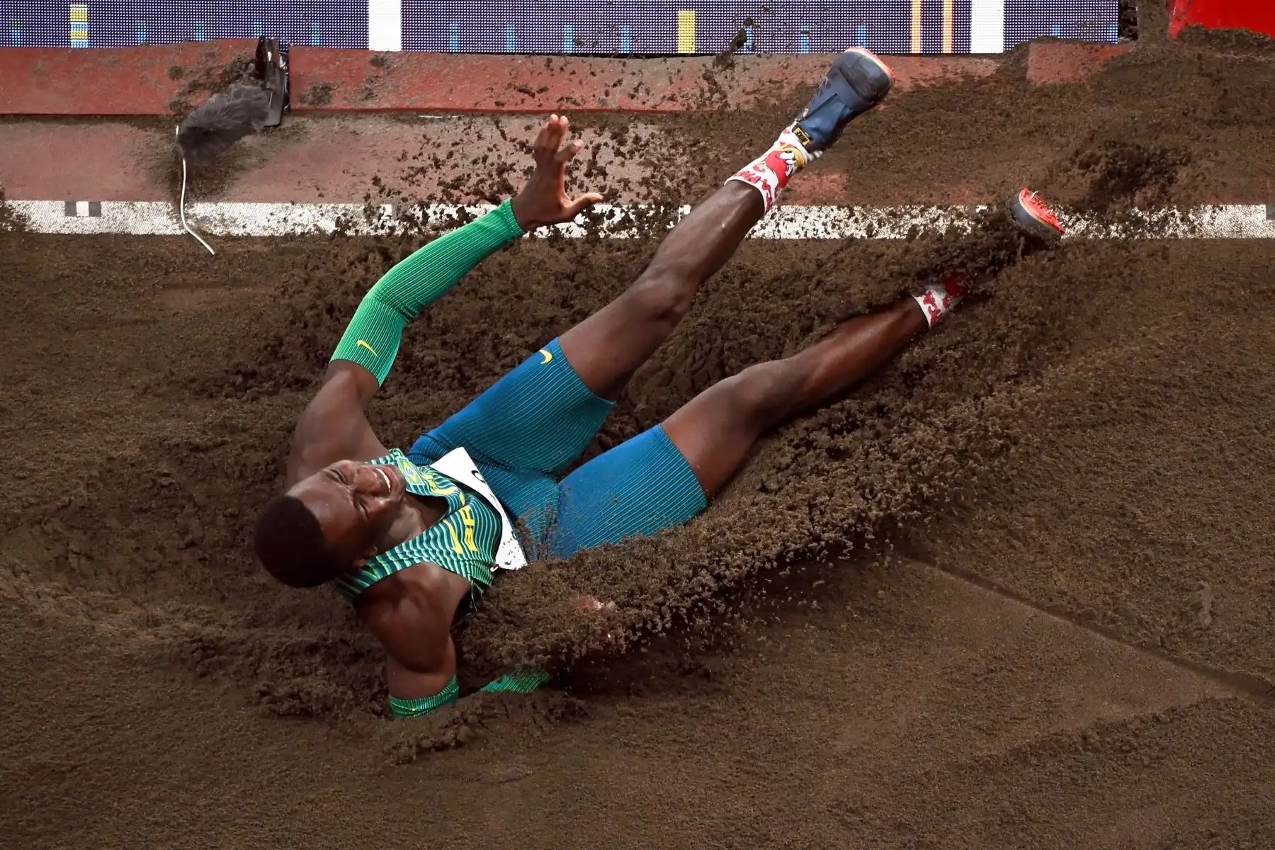Alexsandro Melo de Brasil compite en el Grupo B de clasificación de Salto de Longitud masculino durante los eventos de Atletismo de los Juegos Olímpicos de Tokio 2020, en el Estadio Olímpico de Tokio. Foto: EFE