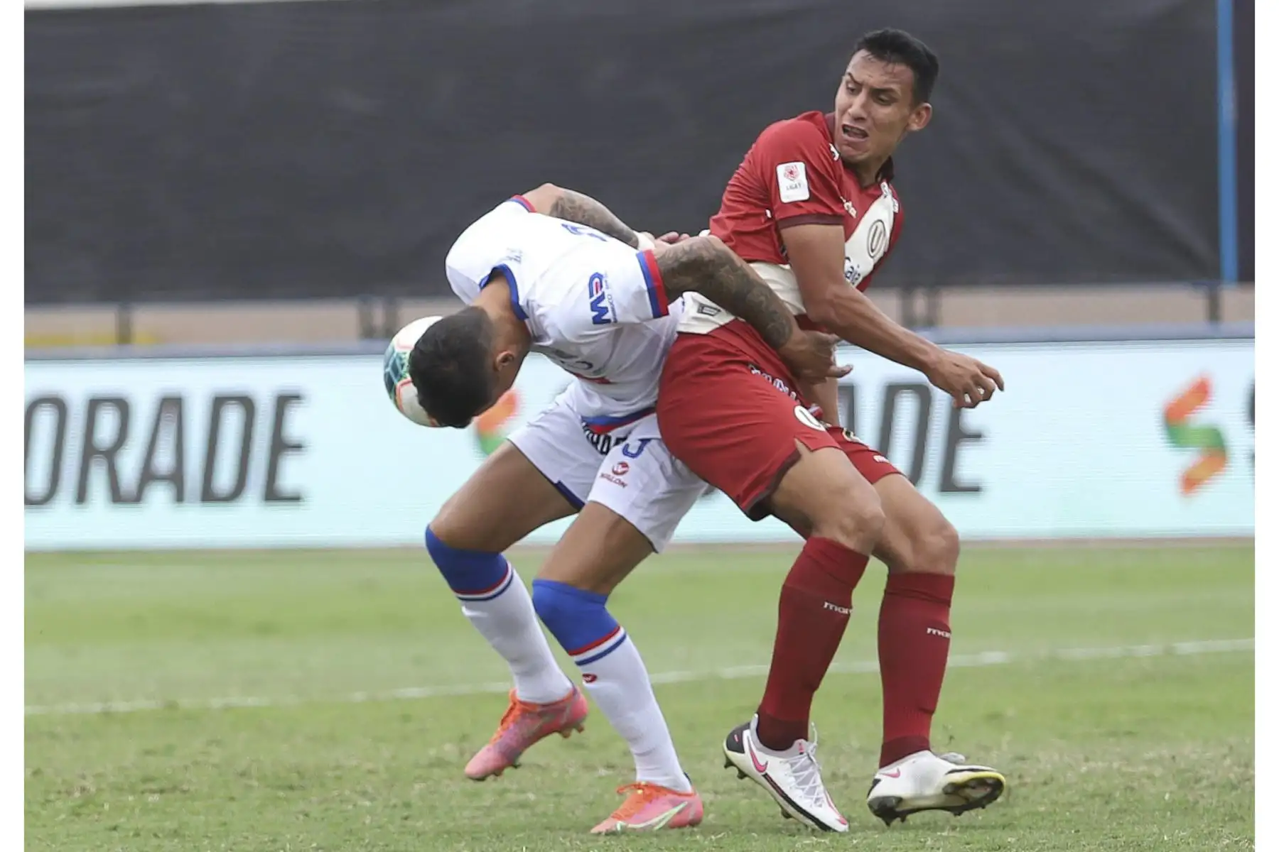 Universitario choca ante Carlos Manucci en partido por la tercera fecha de la Liga 1, en el Estadio Miguel Grau. Foto: Liga 1