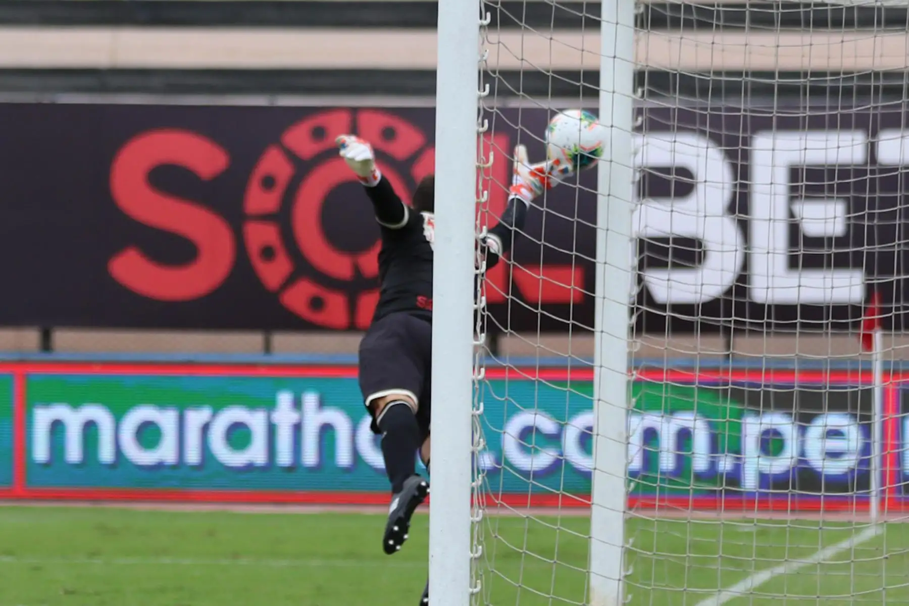 Rely Fernández de Carlos Manucci marca el 2-1 ante Universitario por la tercera fecha de la Liga 1, en el Estadio Miguel Grau. Foto: Liga 1