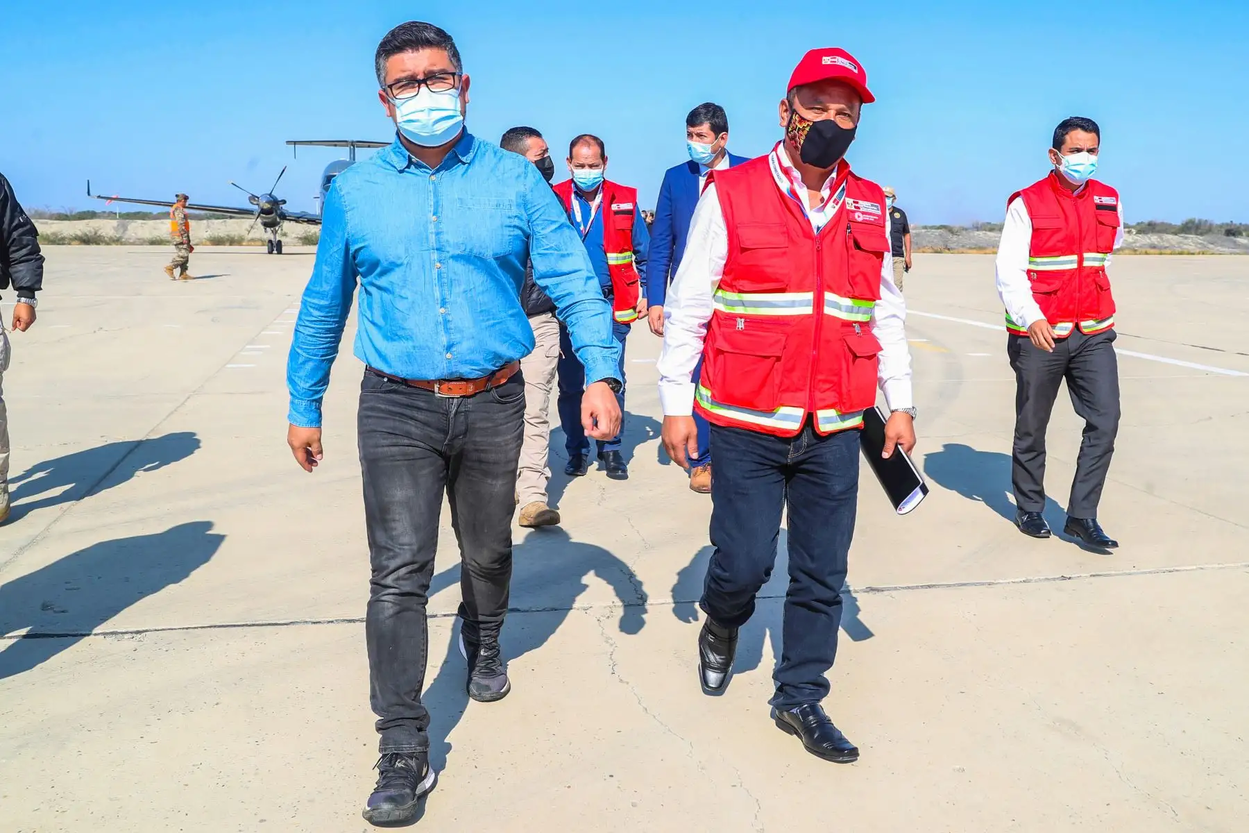 El ministro de Transportes y Comunicaciones, Juan Silva Villegas, arribó al Grupo Aéreo N° 7, junto con el ministro de Vivienda, Geiner Alvarado, para inspeccionar el estado de las vías en esta región, luego del fuerte sismo ocurrido el día de ayer. Foto: ANDINA/MTC