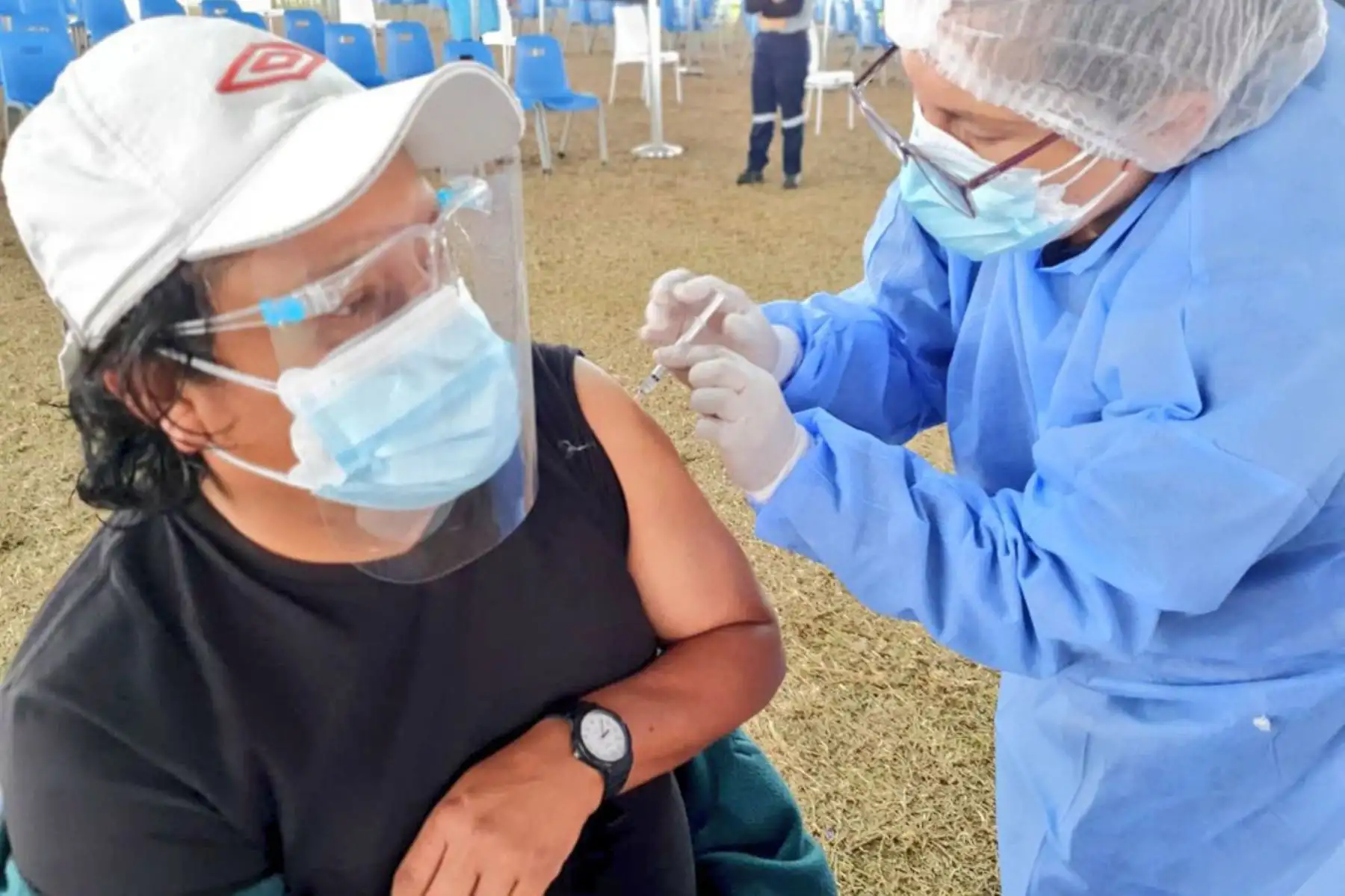 Ministerio de Salud continúa la vacunación contra la covid-19 en el Estadio José Balta de Ancón. 
Foto:Minsa