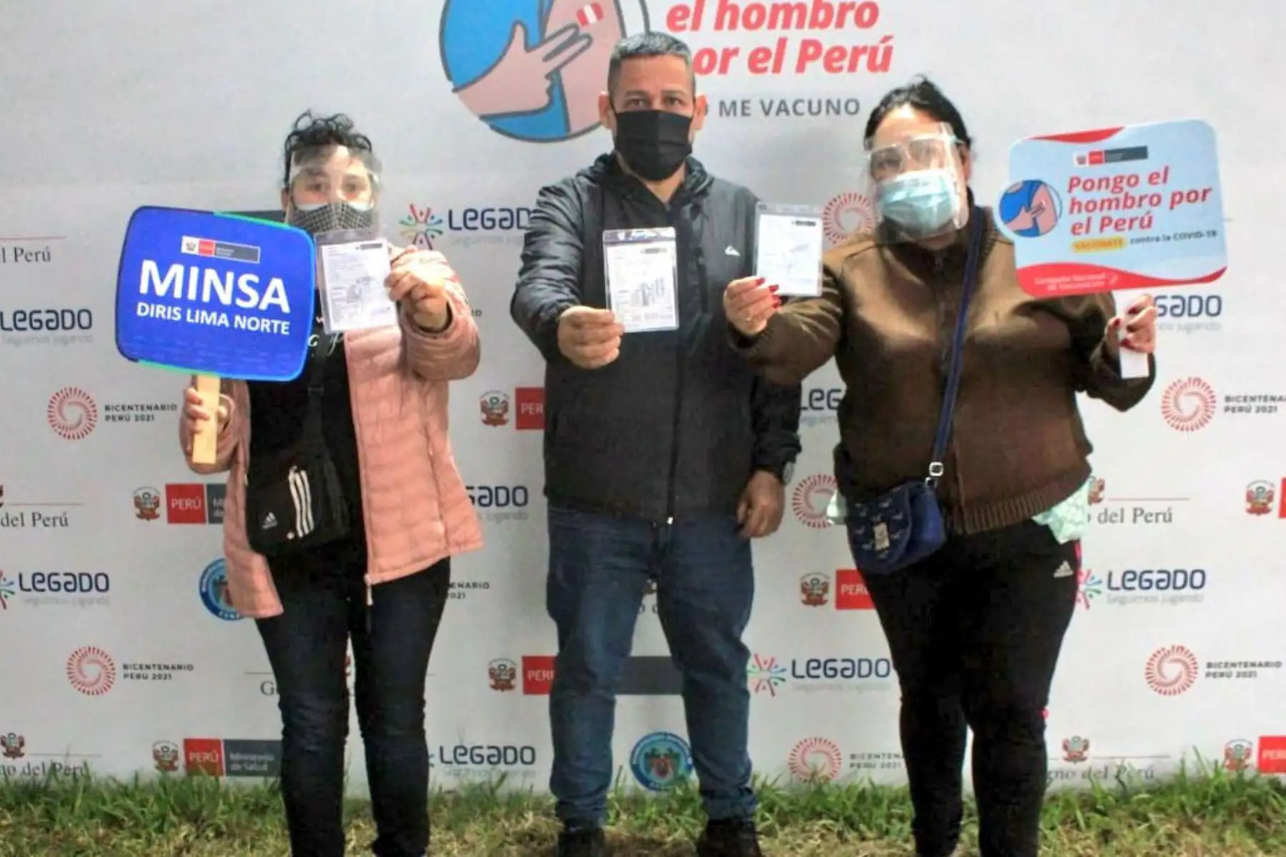 Ministerio de Salud continúa la vacunación contra la covid-19 en el Parque Zonal Sinchi Roca de Comas. 
Foto: Minsa