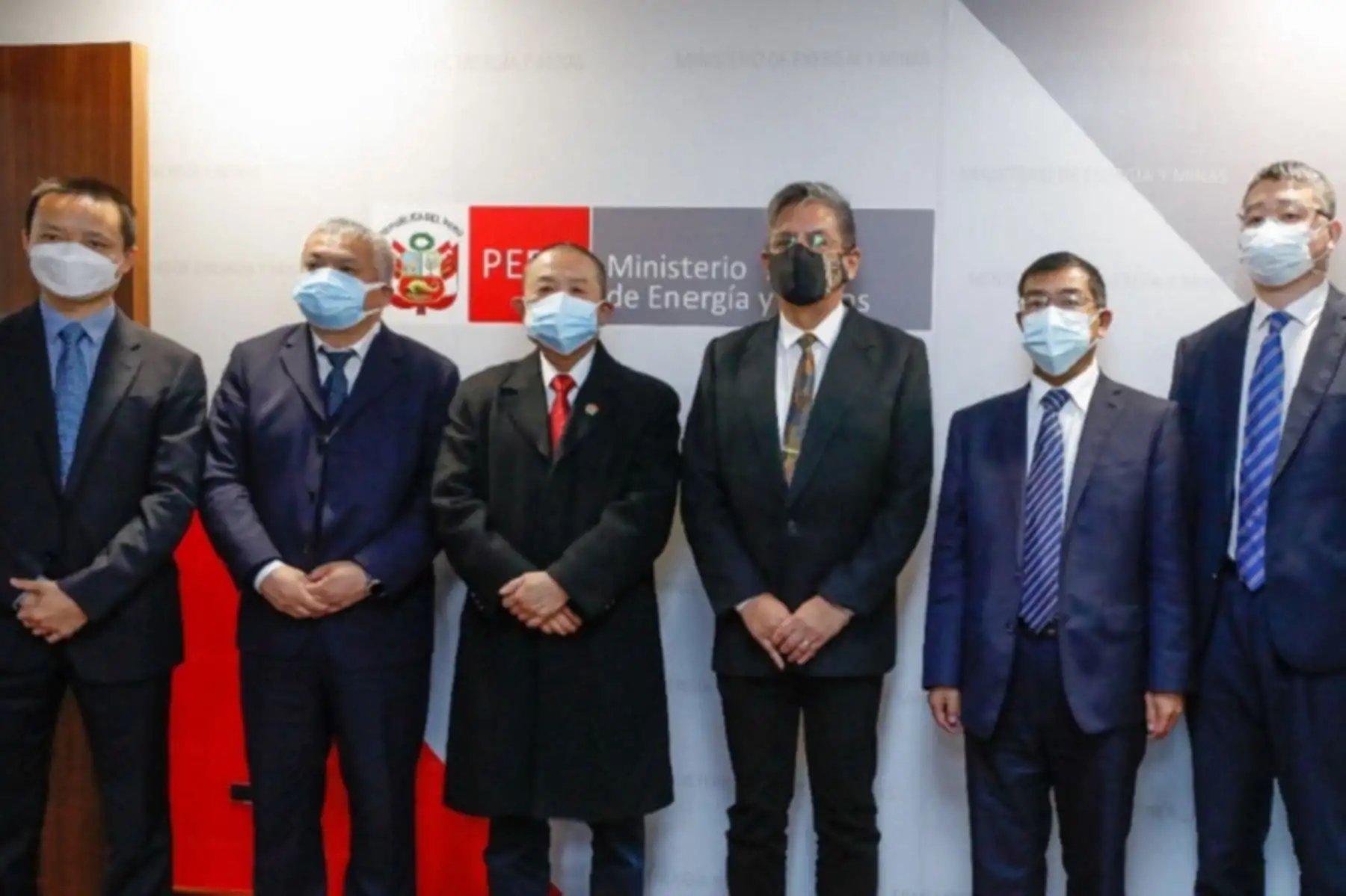 Ministro de Energía y Minas, Iván Merino se reúne con directivos de empresas chinas que operan en el Perú. Foto: Cortesía.