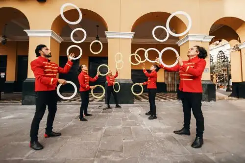 ‘’Distancias”: Reencuentro del malabarismo y su homenaje al Bicentenario patrio.
