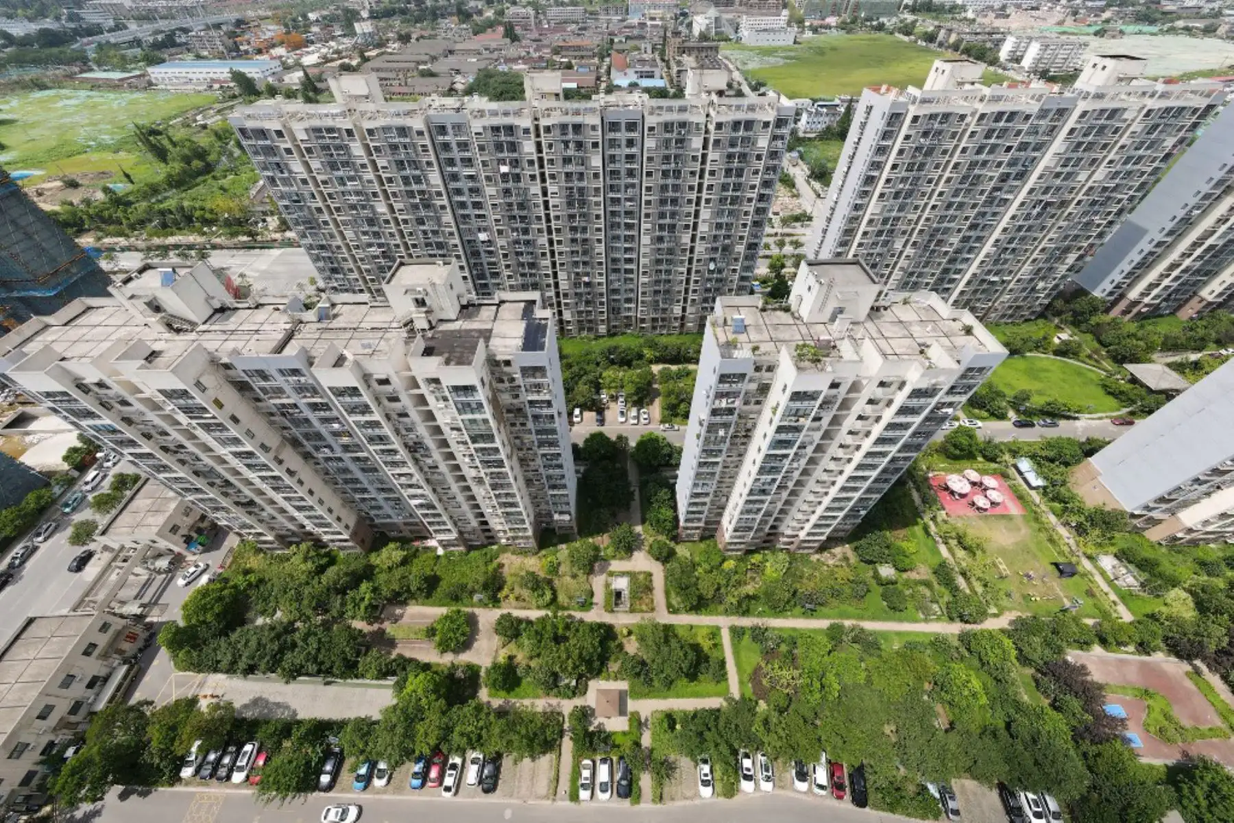 Área residencial restringida debido al coronavirus Covid-19 en Yangzhou, en la provincia oriental de Jiangsu de China

Foto:AFP