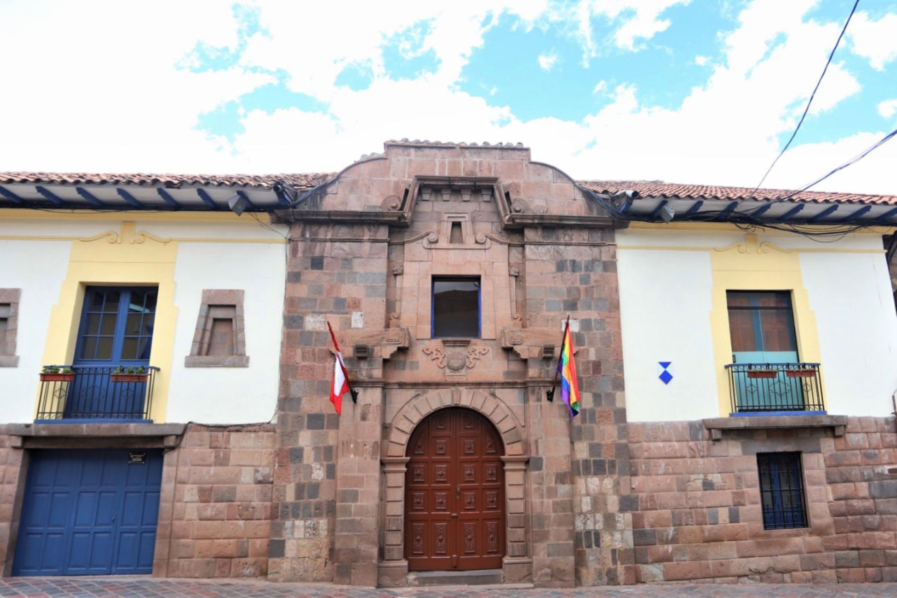 El Palacio Municipal del Cusco, la Casa de la Cultura y el Teatro Municipal ya lucen el Escudo Azul de la Unesco. Foto: ANDINA/Difusión