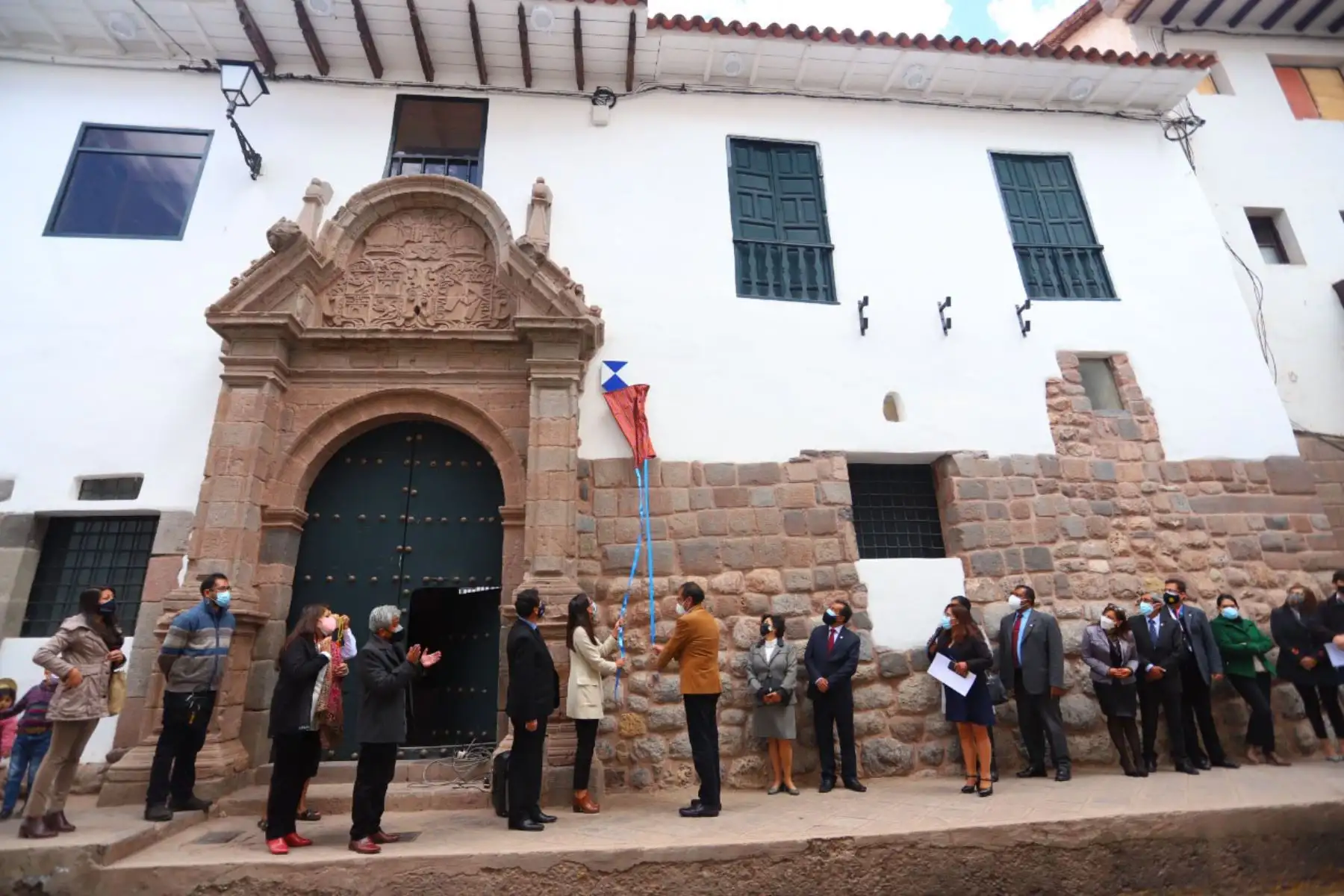 El Palacio Municipal del Cusco, la Casa de la Cultura y el Teatro Municipal ya lucen el Escudo Azul de la Unesco. Foto: ANDINA/Difusión