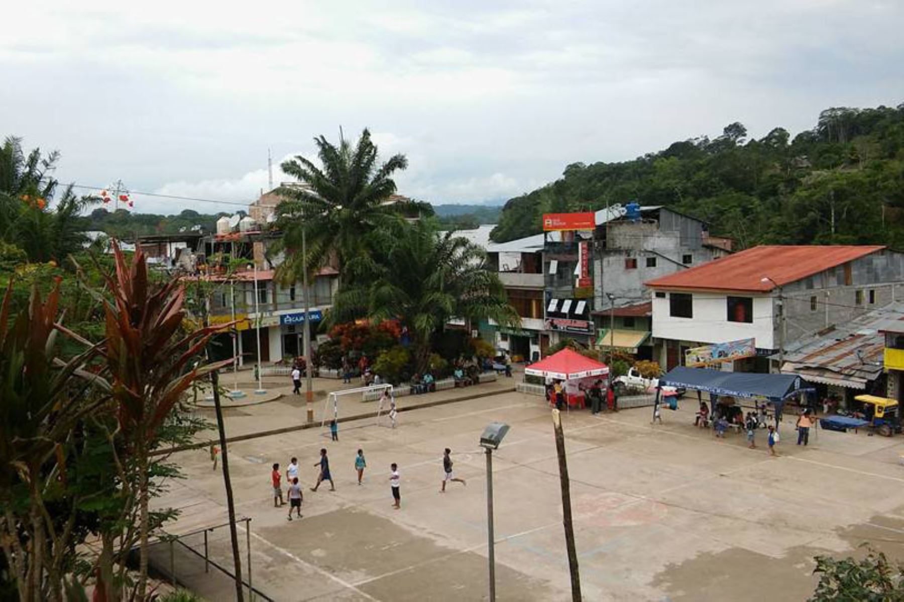 Plaza de la localidad de Santa María de Nieva, capital de la provincia de Condorcanqui, región Amazonas. Foto: Red Wampis