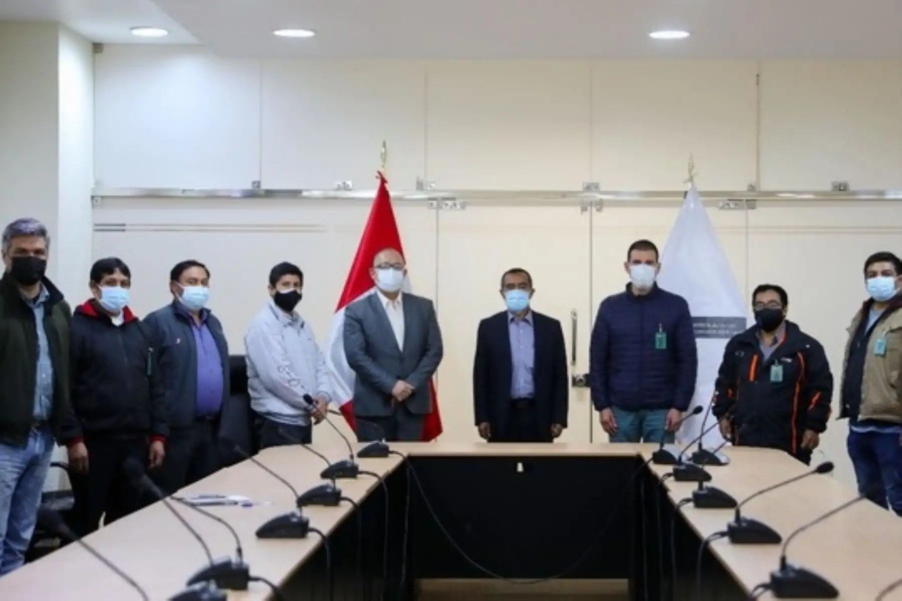 Ministro de Trabajo y Promoción del Empleo, Iber Maraví, se reunió con dirigentes de la Federación Nacional de Trabajadores Mineros, Metalúrgicos y Siderúrgicos del Perú (FNTMMSP). Foto: Cortesía.