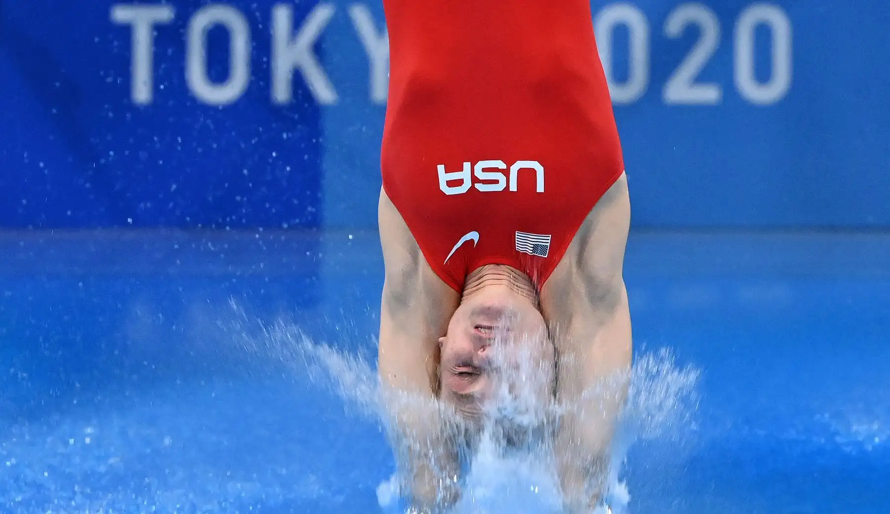 Delaney Schnell de EE. UU. Compite en la semifinal de salto de plataforma de 10 metros para mujeres durante los Juegos Olímpicos de Tokio 2020 en el Centro Acuático de Tokio. Foto :AFP