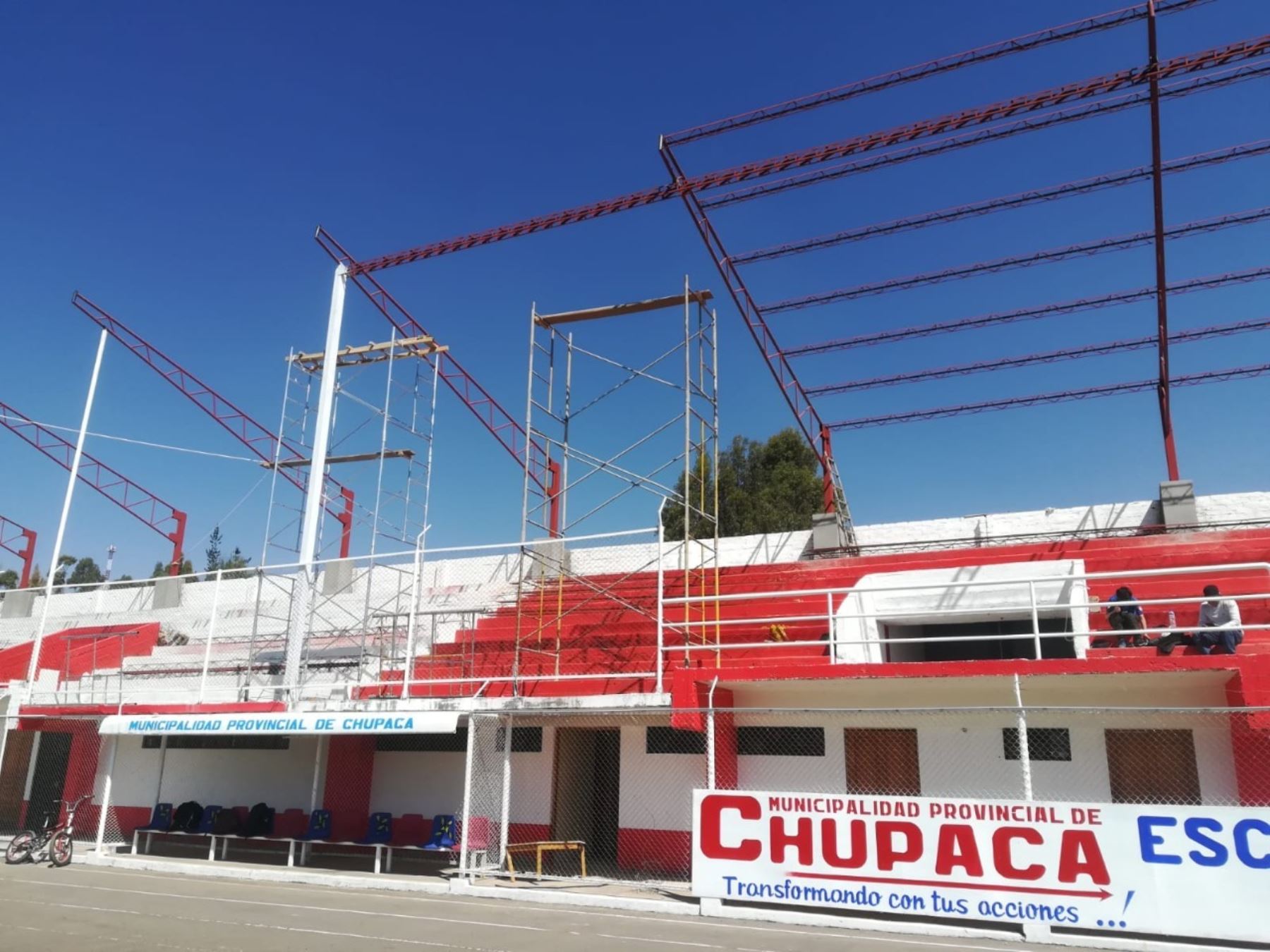 Huancayo: advierten de obras en estadio municipal de Chupaca sin contrato regular.