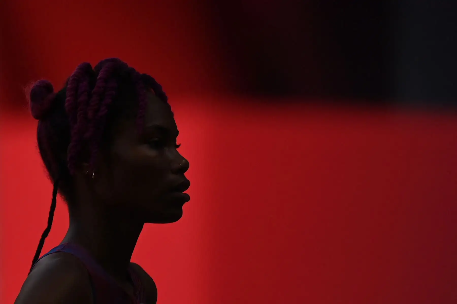 La estadounidense Tynita Butts-Townsend compite en la clasificación de salto de altura femenino, durante los Juegos Olímpicos de Tokio 2020 en el Estadio Olímpico de Tokio. Foto: AFP