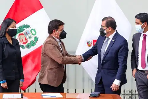Los parlamentarios de Alianza para el Progreso (APP) se reúnen con el presidente del Consejo de Ministros, Guido Bellido. Foto: PCM.