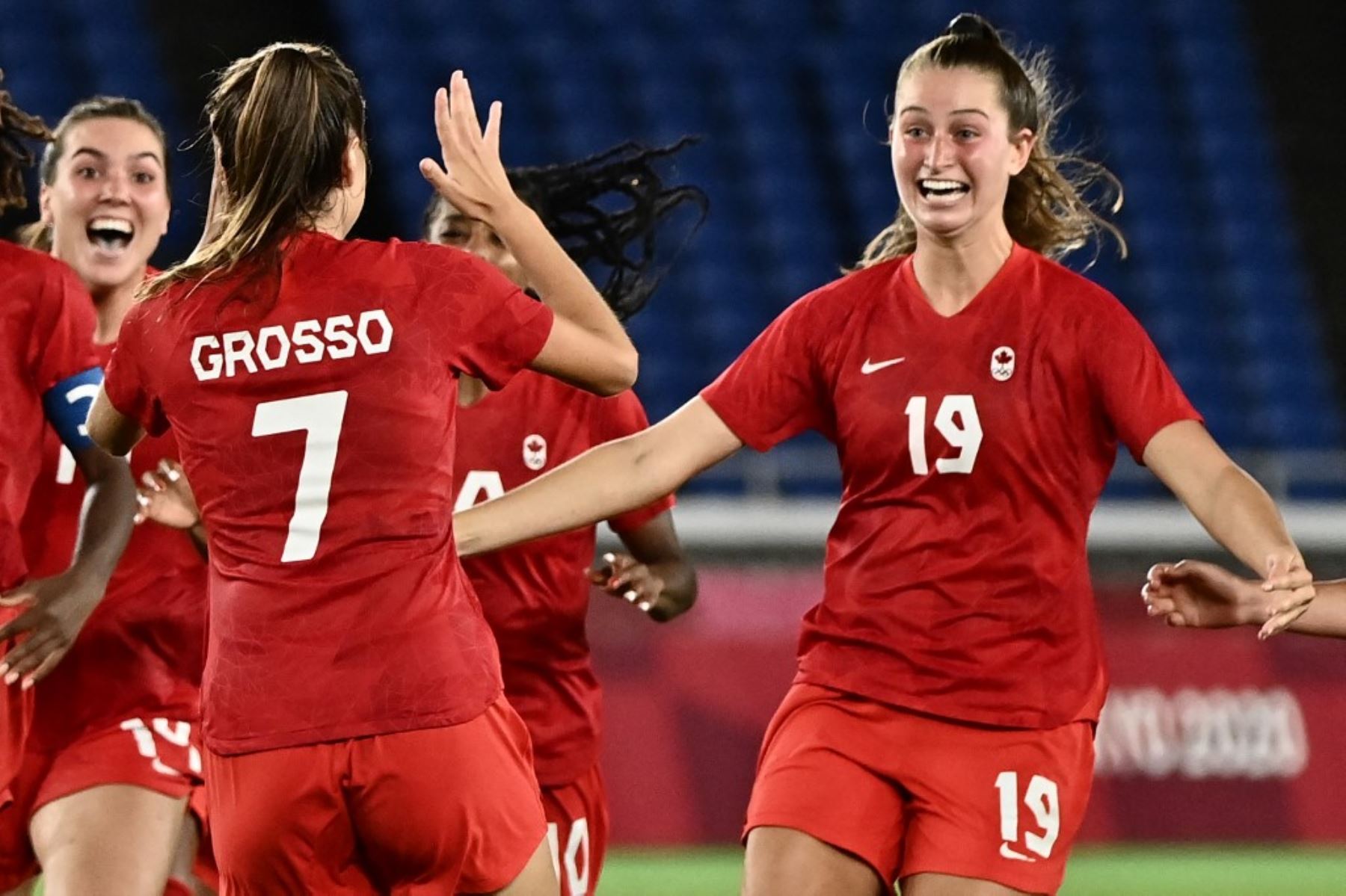 Canadá toca la cima en el fútbol femenino olímpico