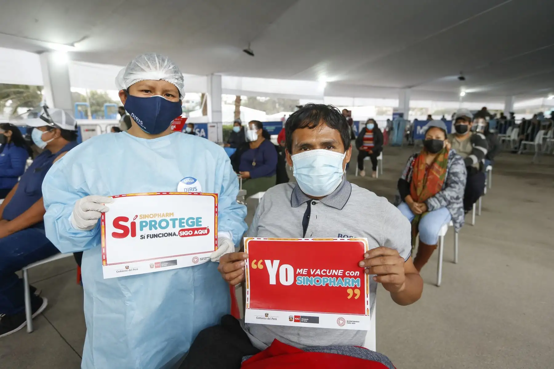 Ministro de Salud, Hernando Cevallos, supervisa inicio de Vacunatón contra la covid-19. Foto: Minsa