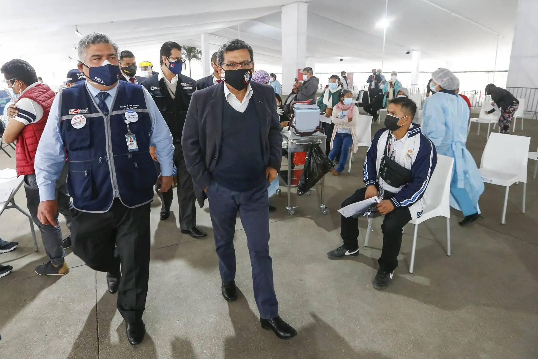 Ministro de Salud, Hernando Cevallos, supervisa inicio de Vacunatón contra la covid-19. Foto: Minsa